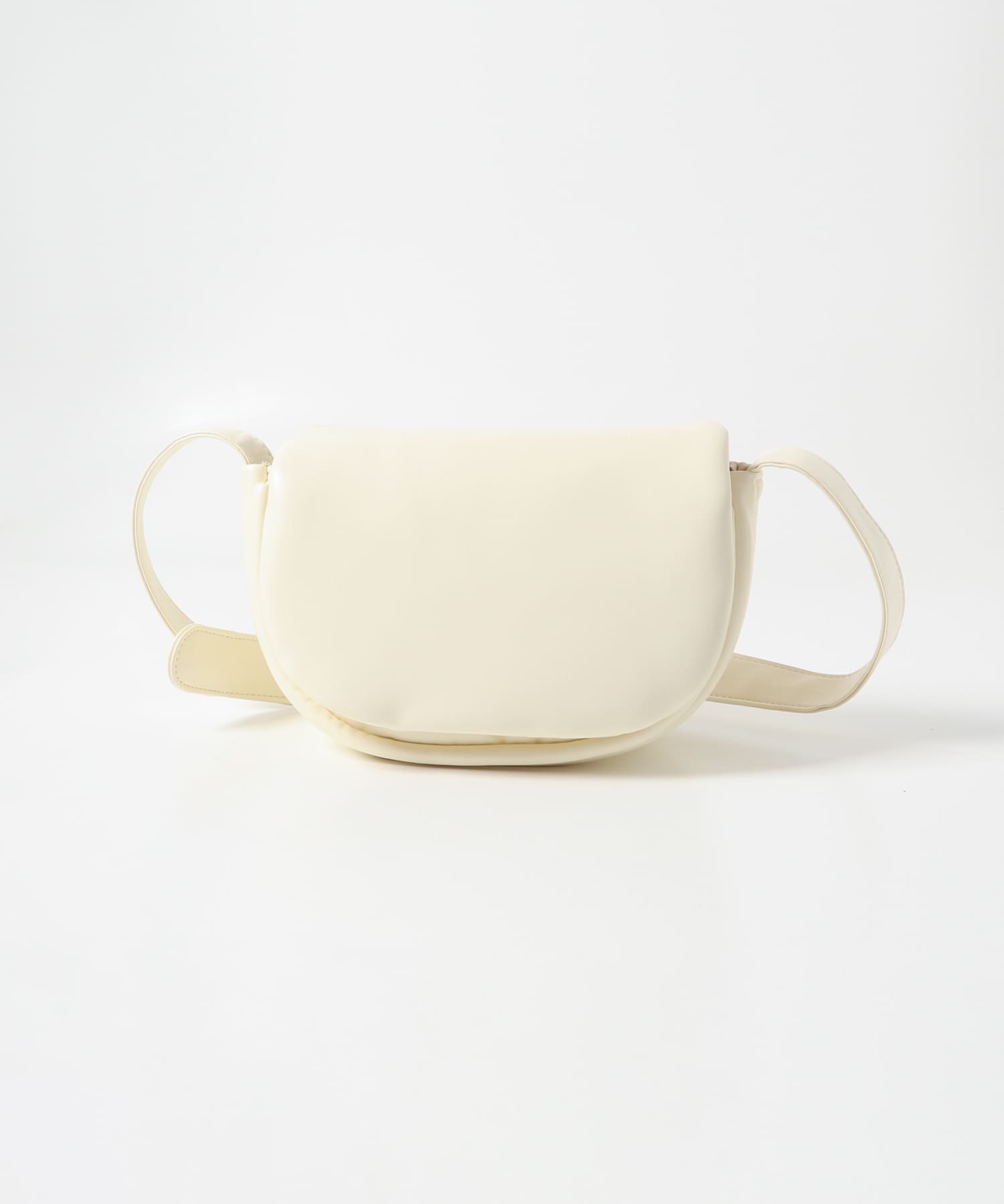 フェイクレザーパデットフラップショルダー IVORY one