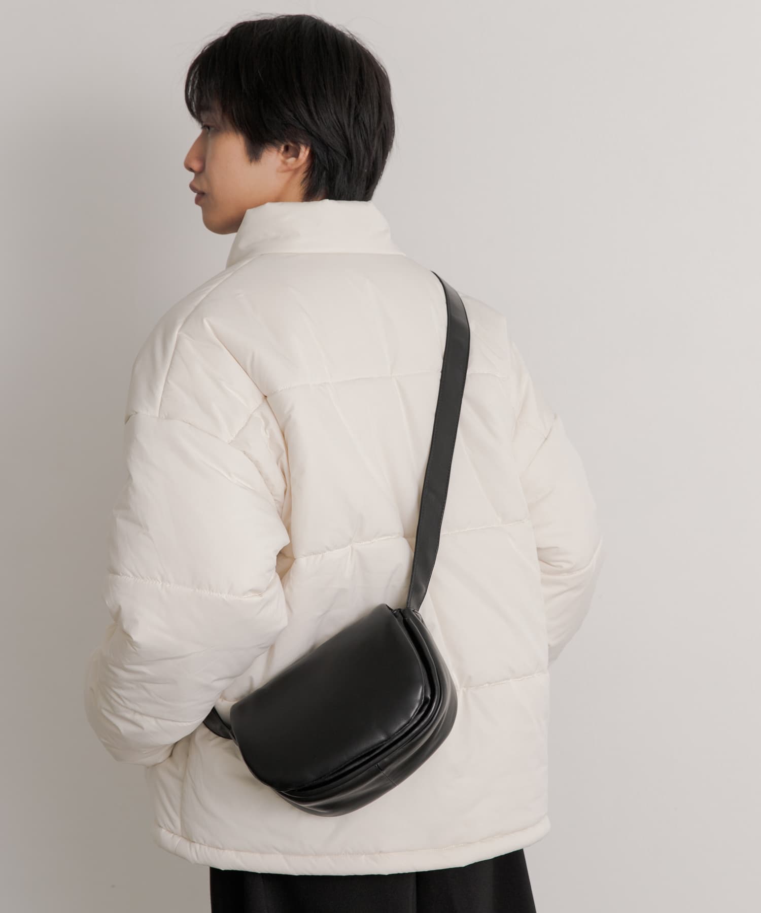 フェイクレザーパデットフラップショルダー BLACK one