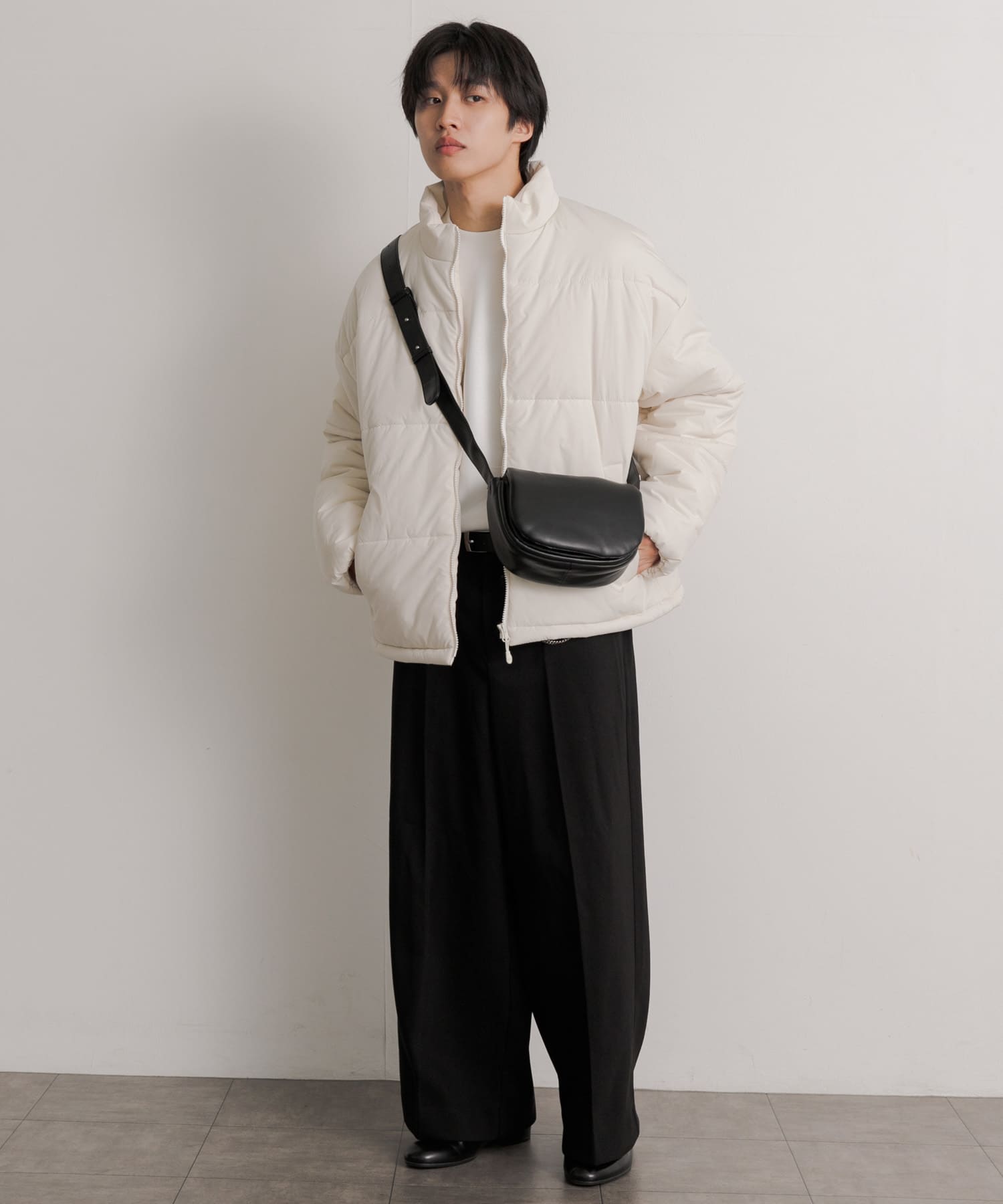 フェイクレザーパデットフラップショルダー BLACK one