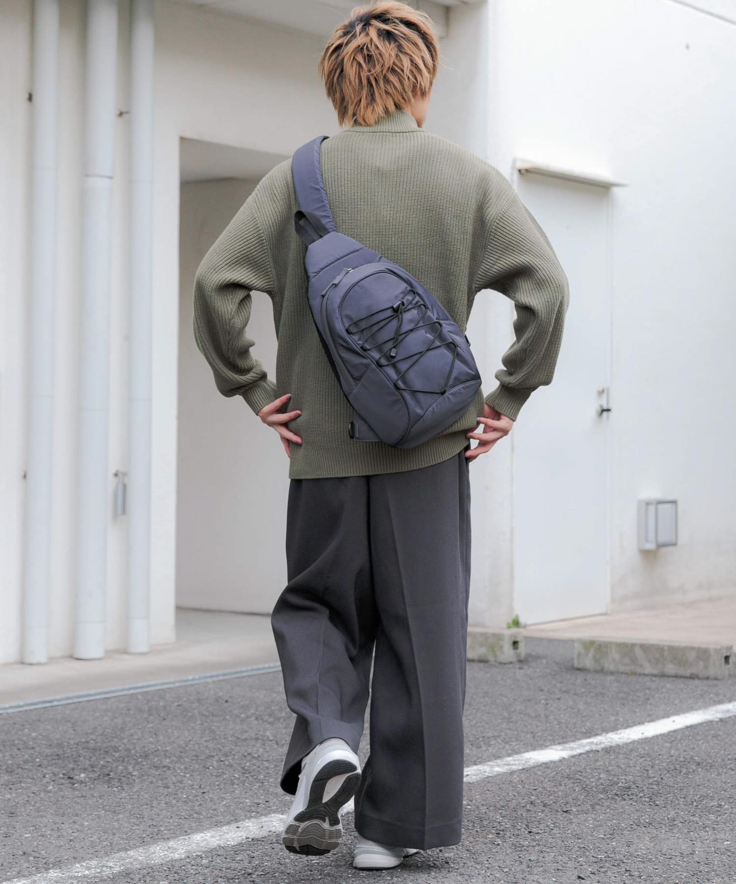 ワンショルダーボディバッグ NAVY one