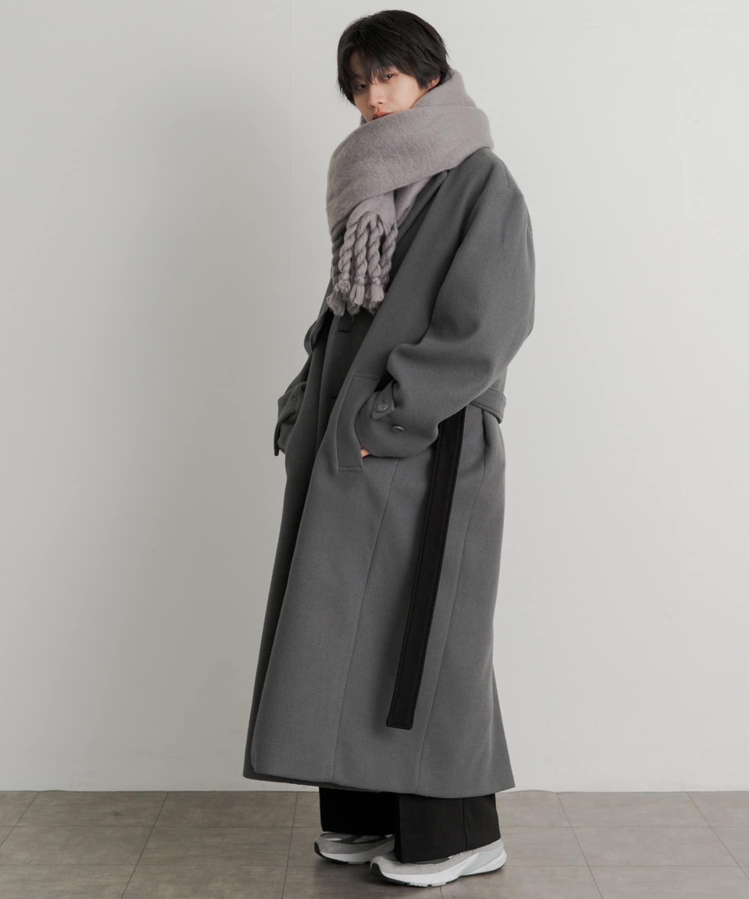 GRAY