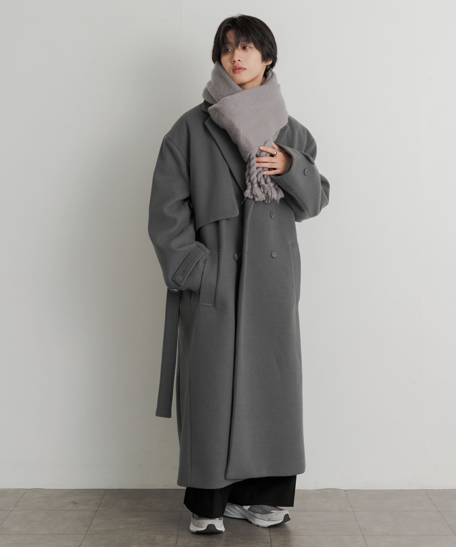 GRAY