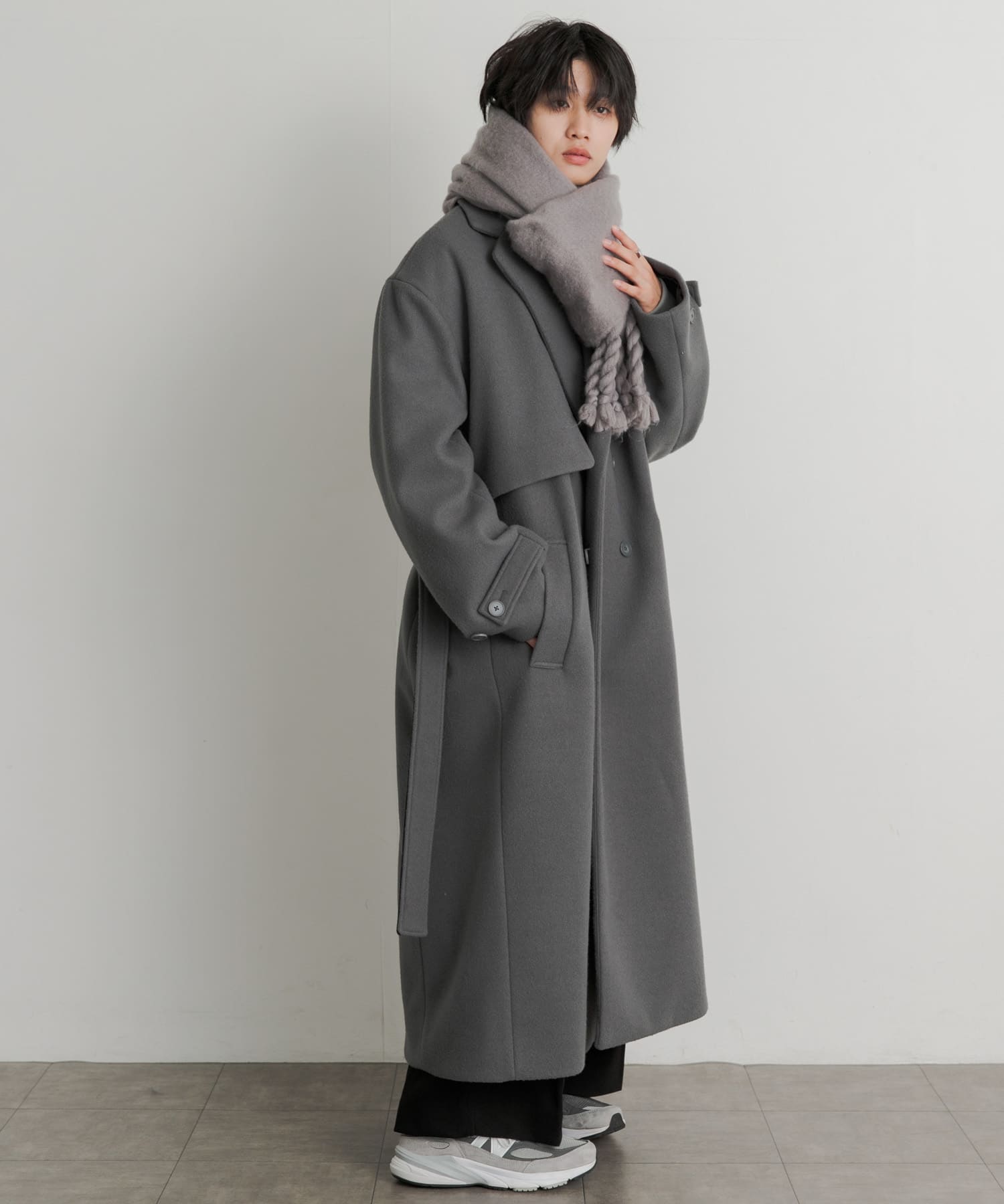 GRAY