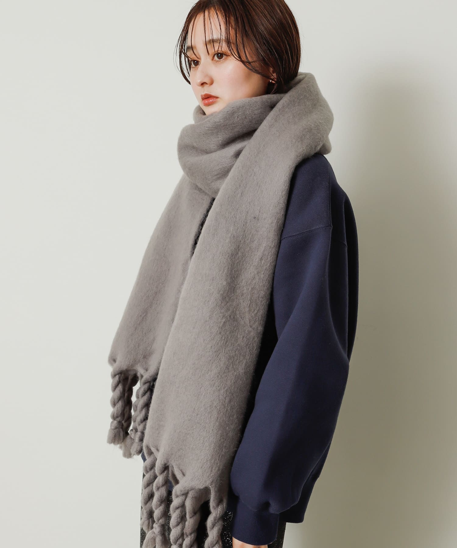GRAY