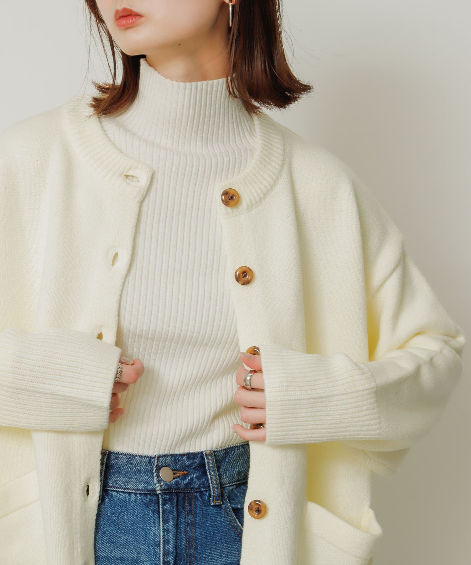 OFF WHITE