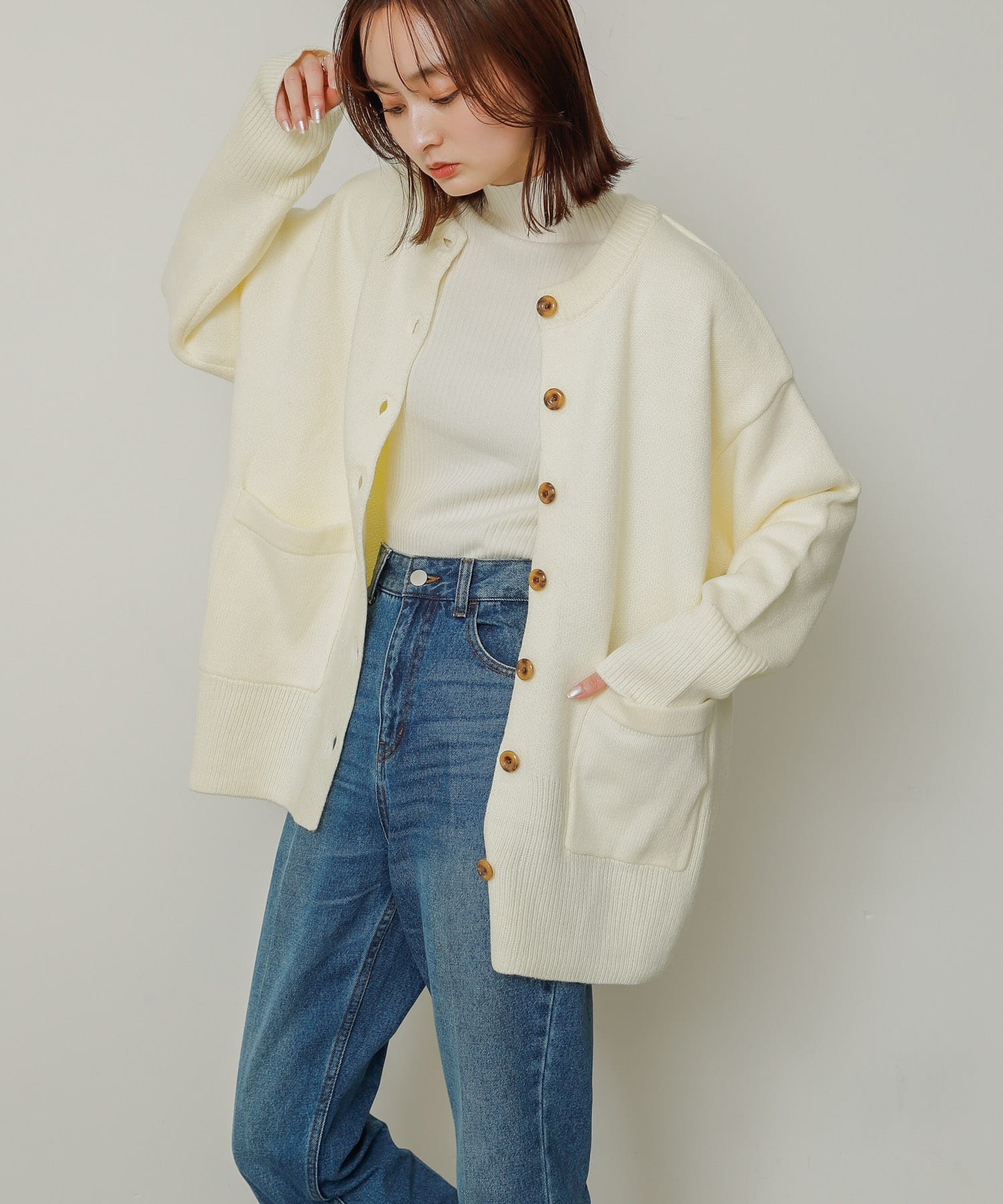 OFF WHITE