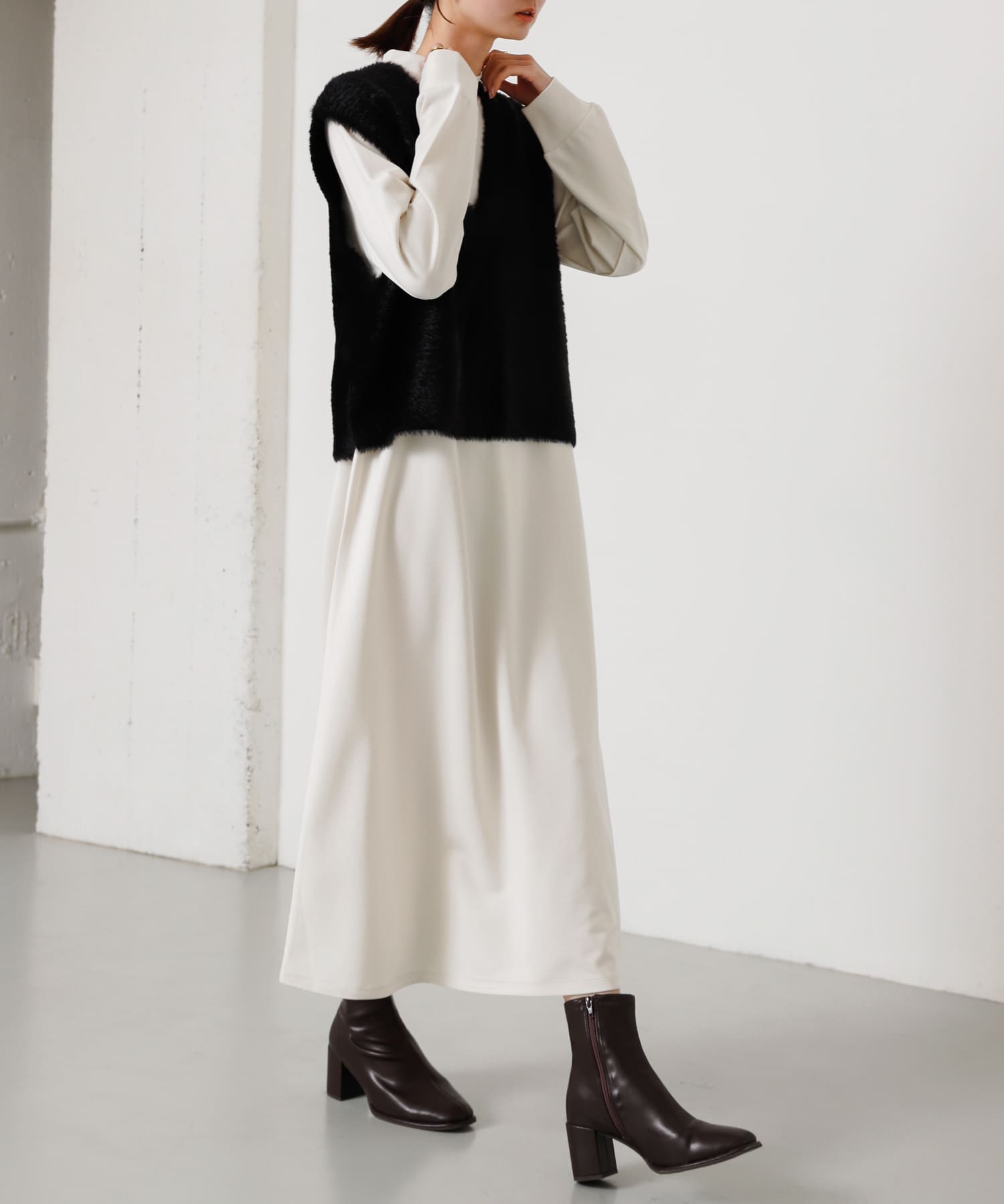 BLK×O.WHT