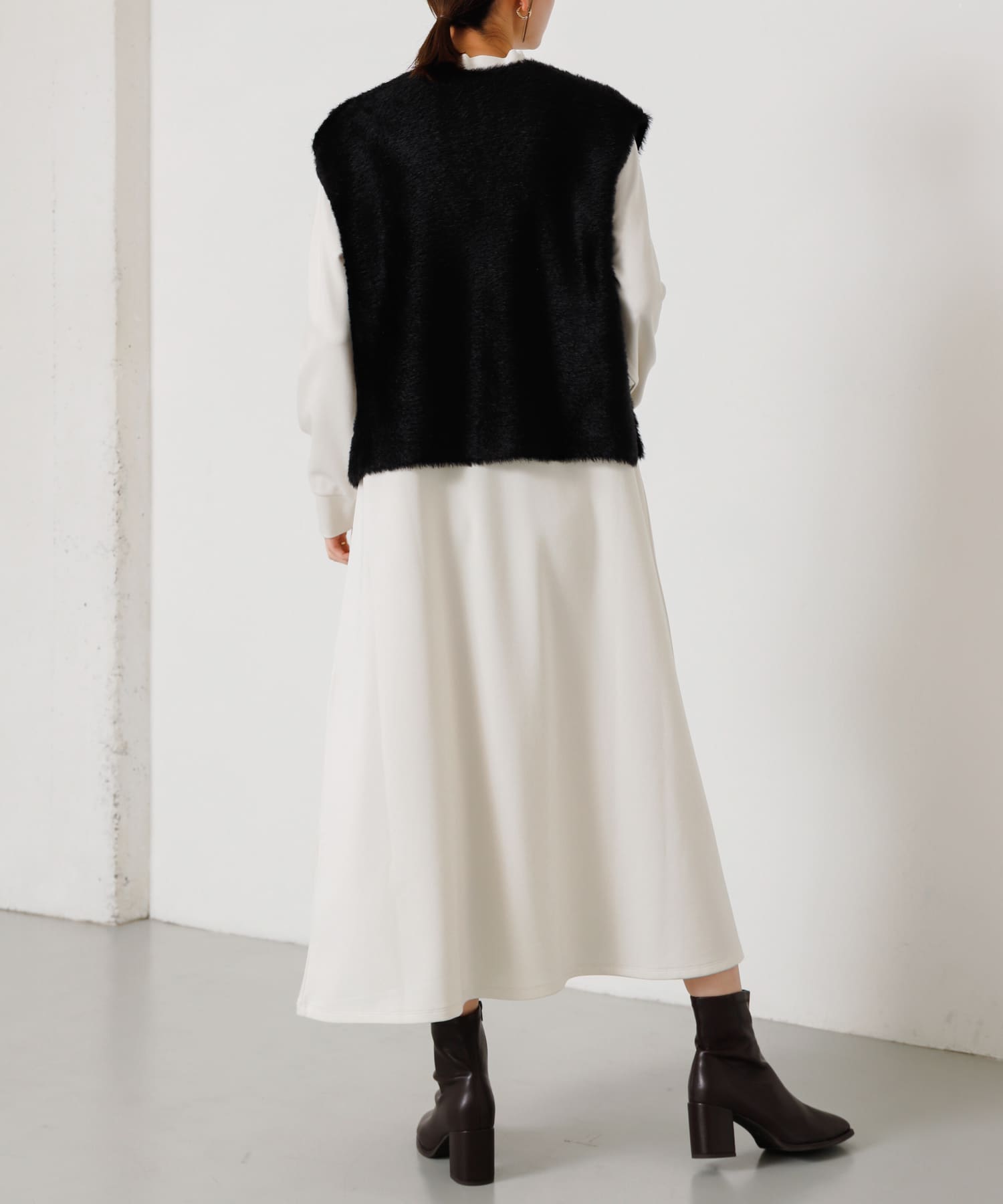 BLK×O.WHT