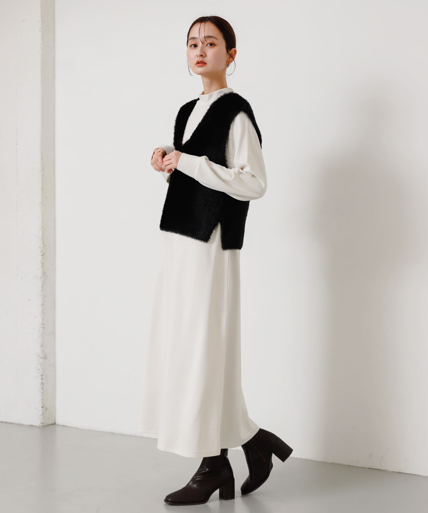 BLK×O.WHT