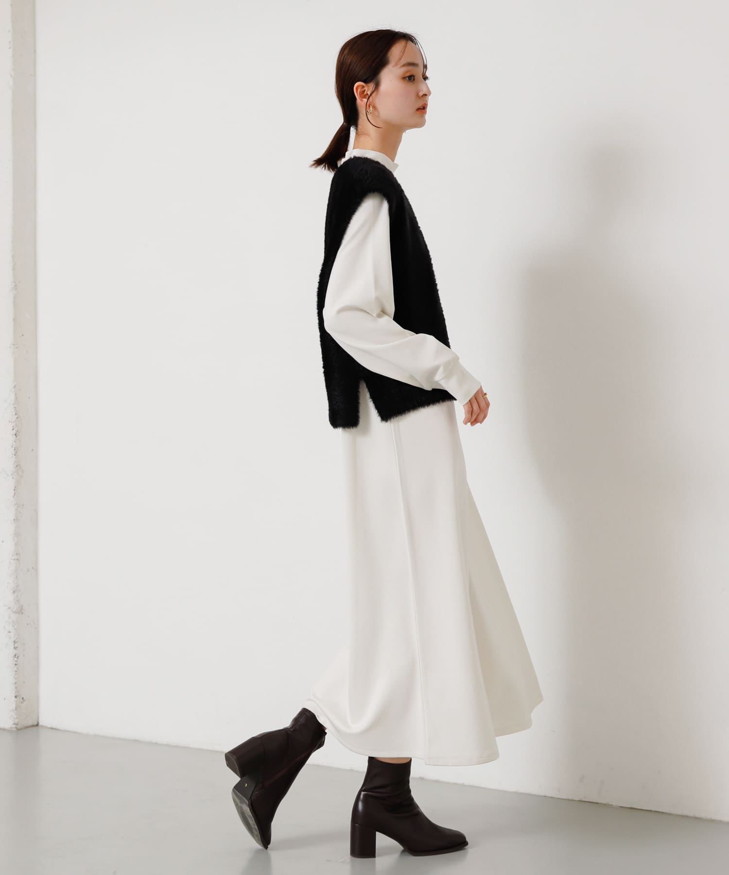 BLK×O.WHT