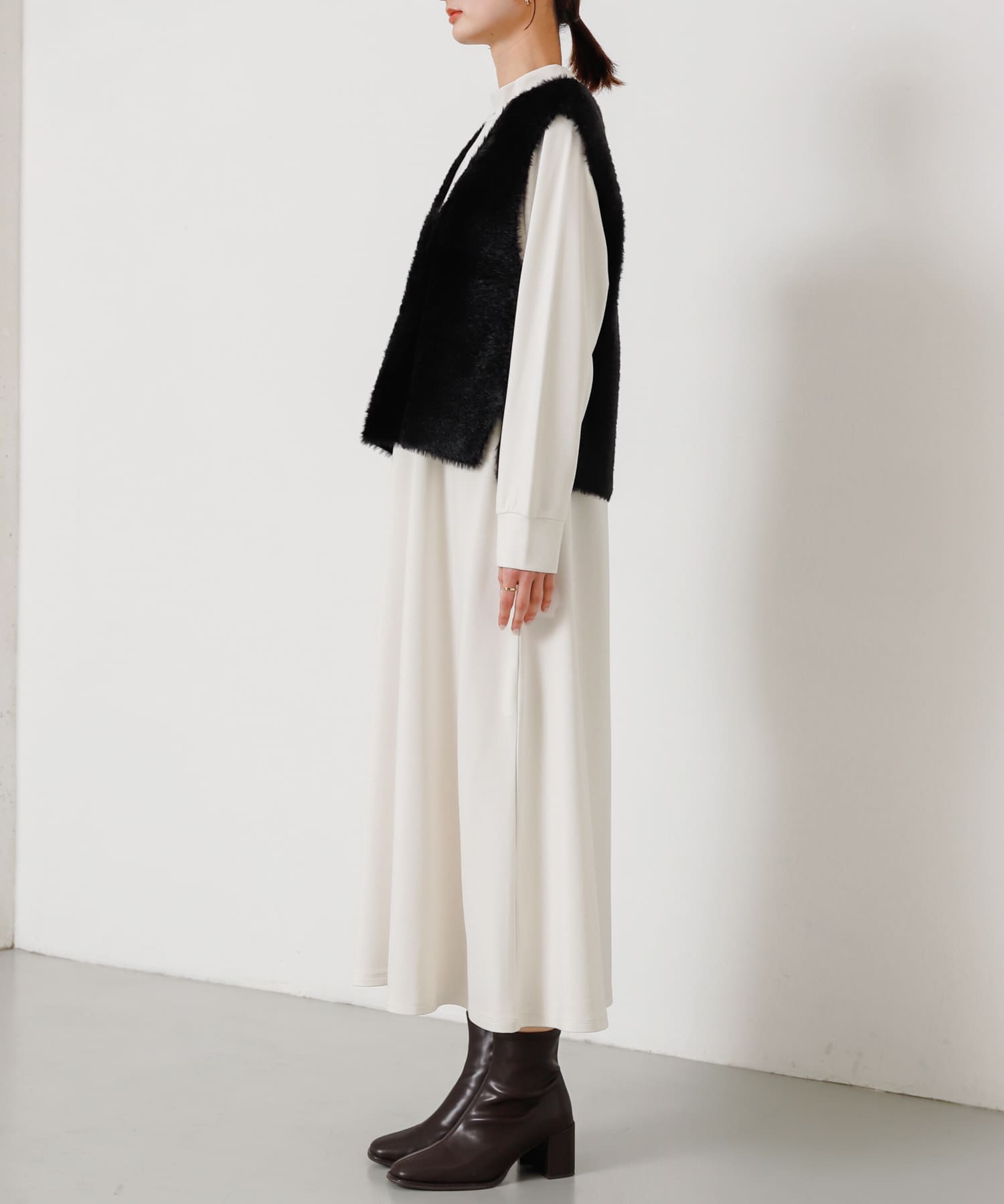 BLK×O.WHT