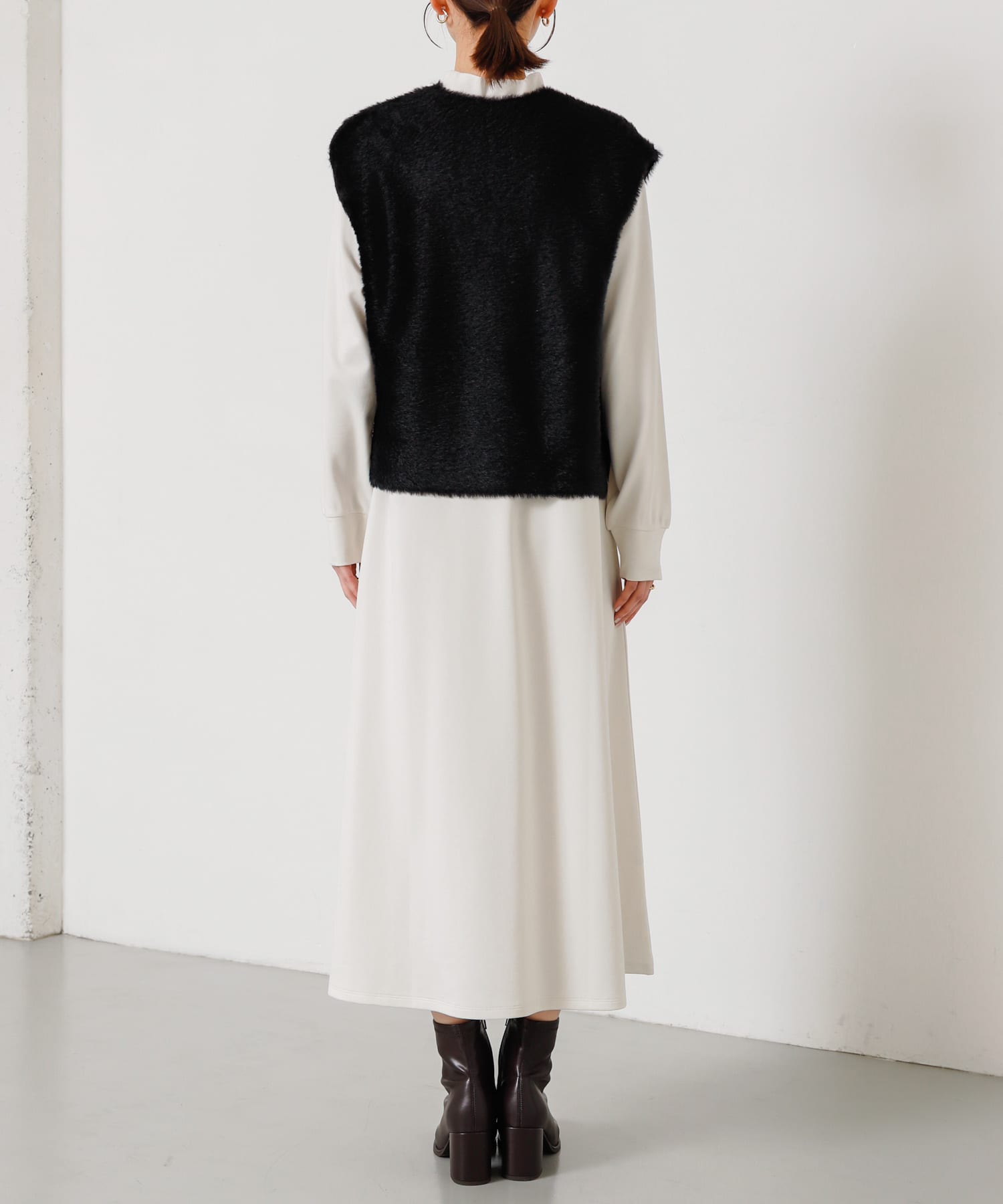 BLK×O.WHT