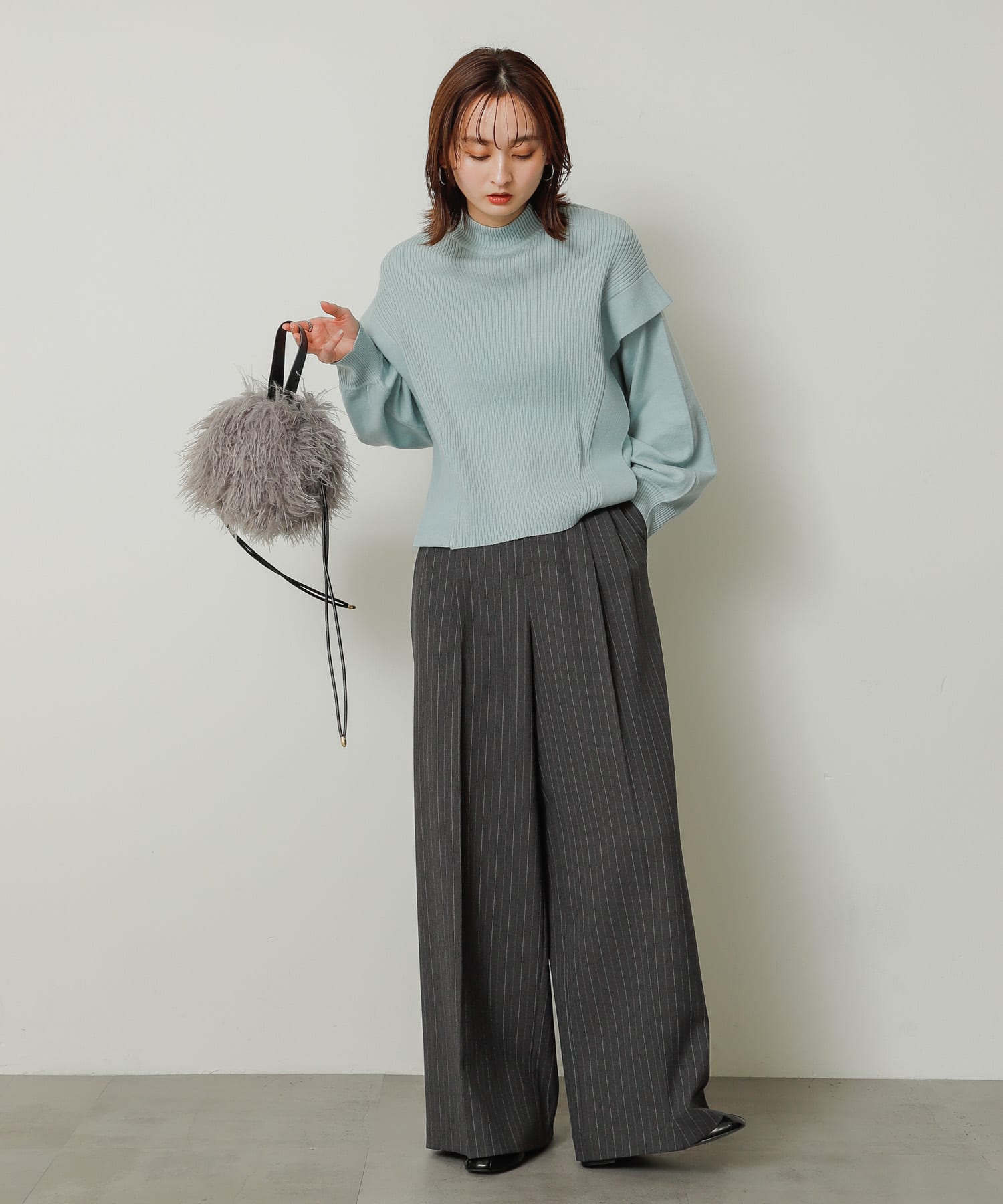 GRAY