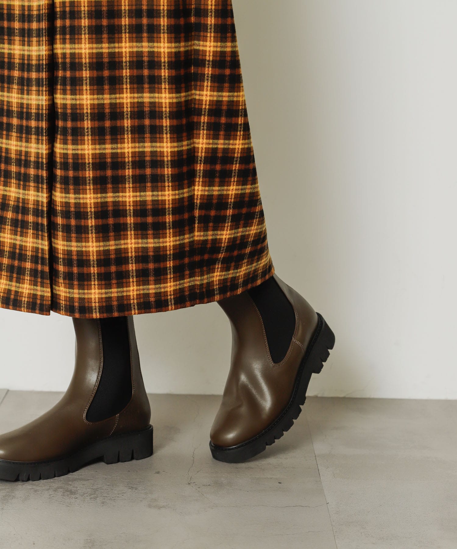 『軽量ソール採用』トラックソールサイドゴアブーツ KHAKI S