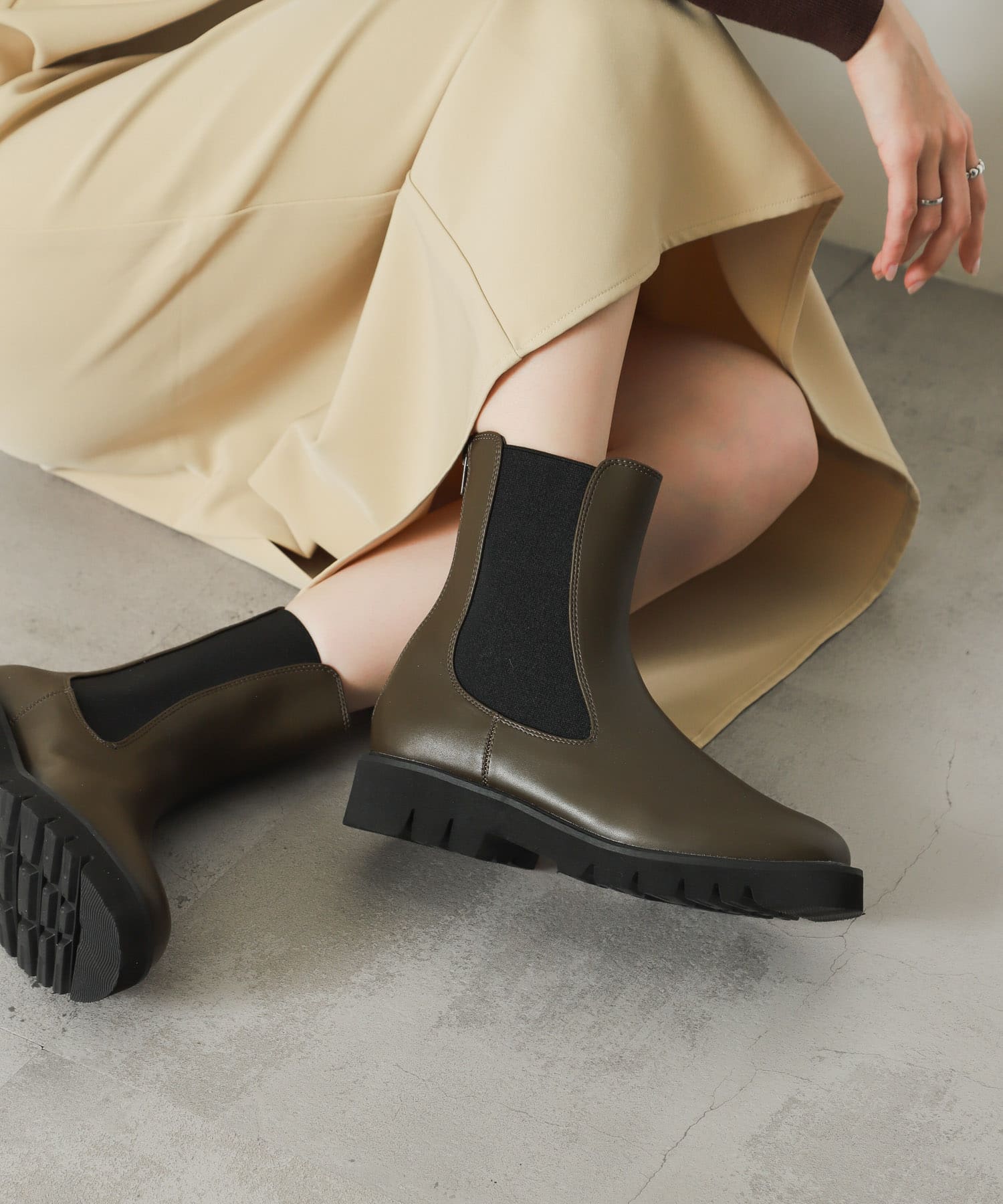 『軽量ソール採用』トラックソールサイドゴアブーツ KHAKI S