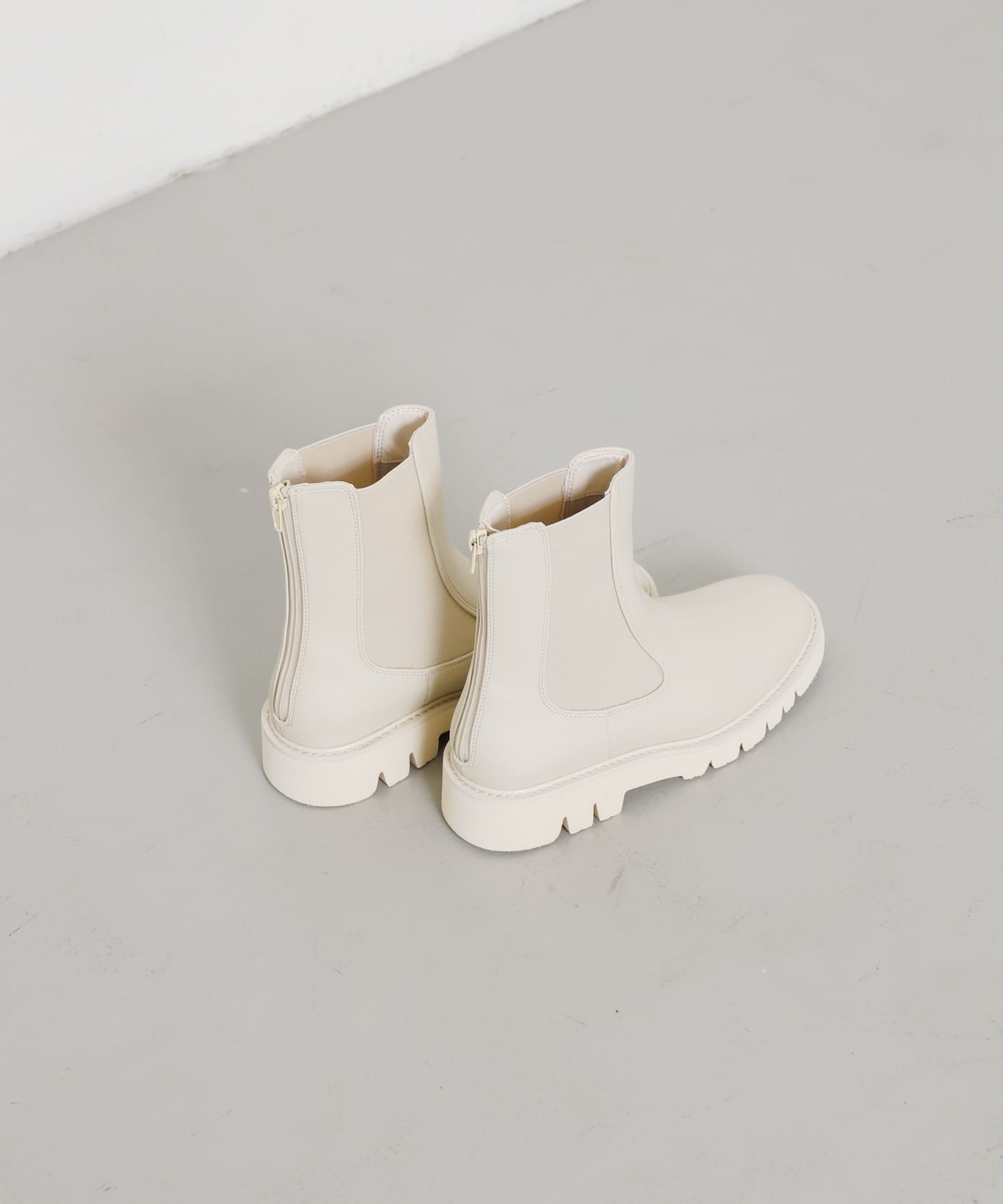 『軽量ソール採用』トラックソールサイドゴアブーツ IVORY S