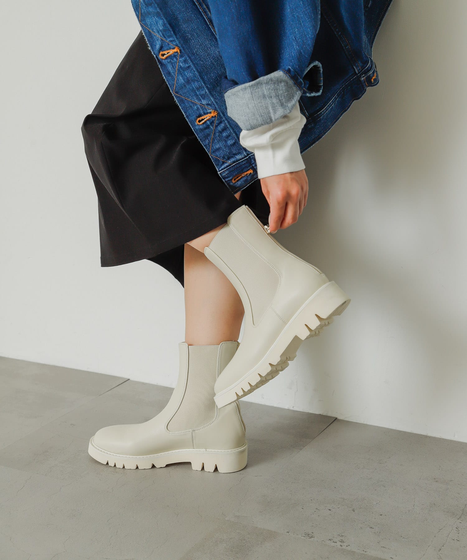 『軽量ソール採用』トラックソールサイドゴアブーツ IVORY M