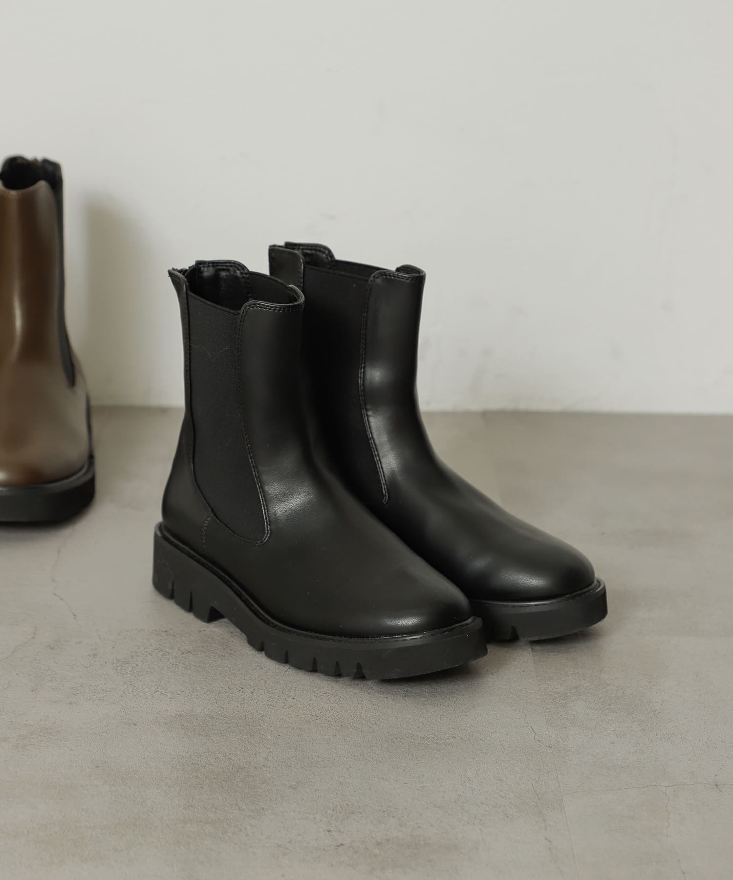 『軽量ソール採用』トラックソールサイドゴアブーツ BLACK S