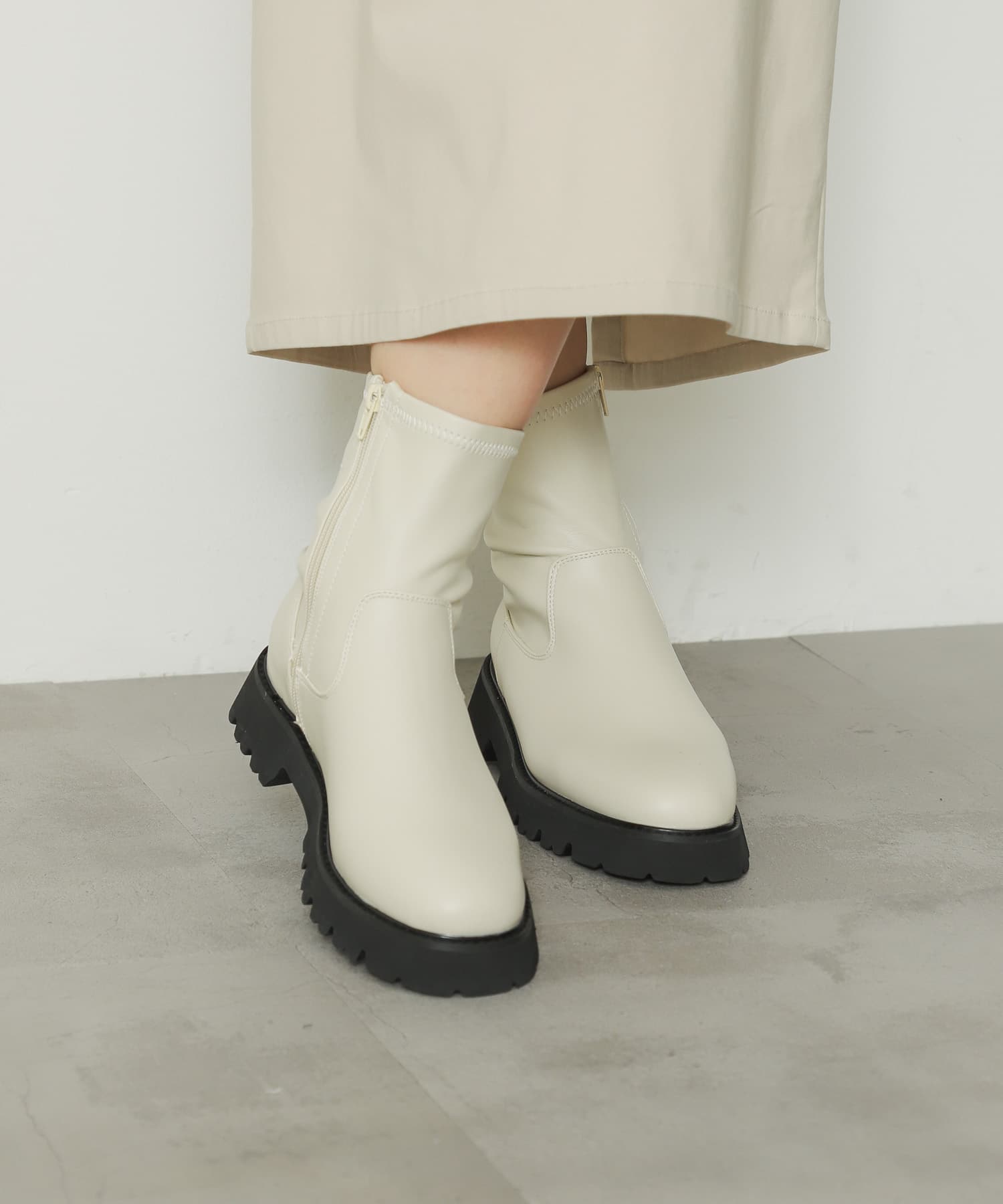 『軽量ソール採用』トラックソールブーツ