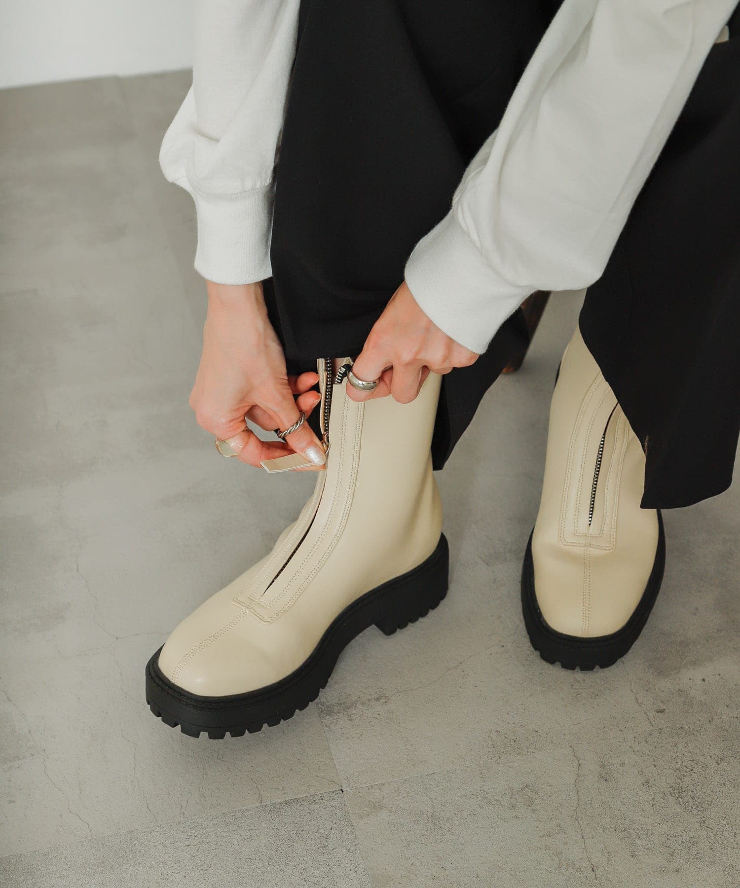センタージップブーツ IVORY M