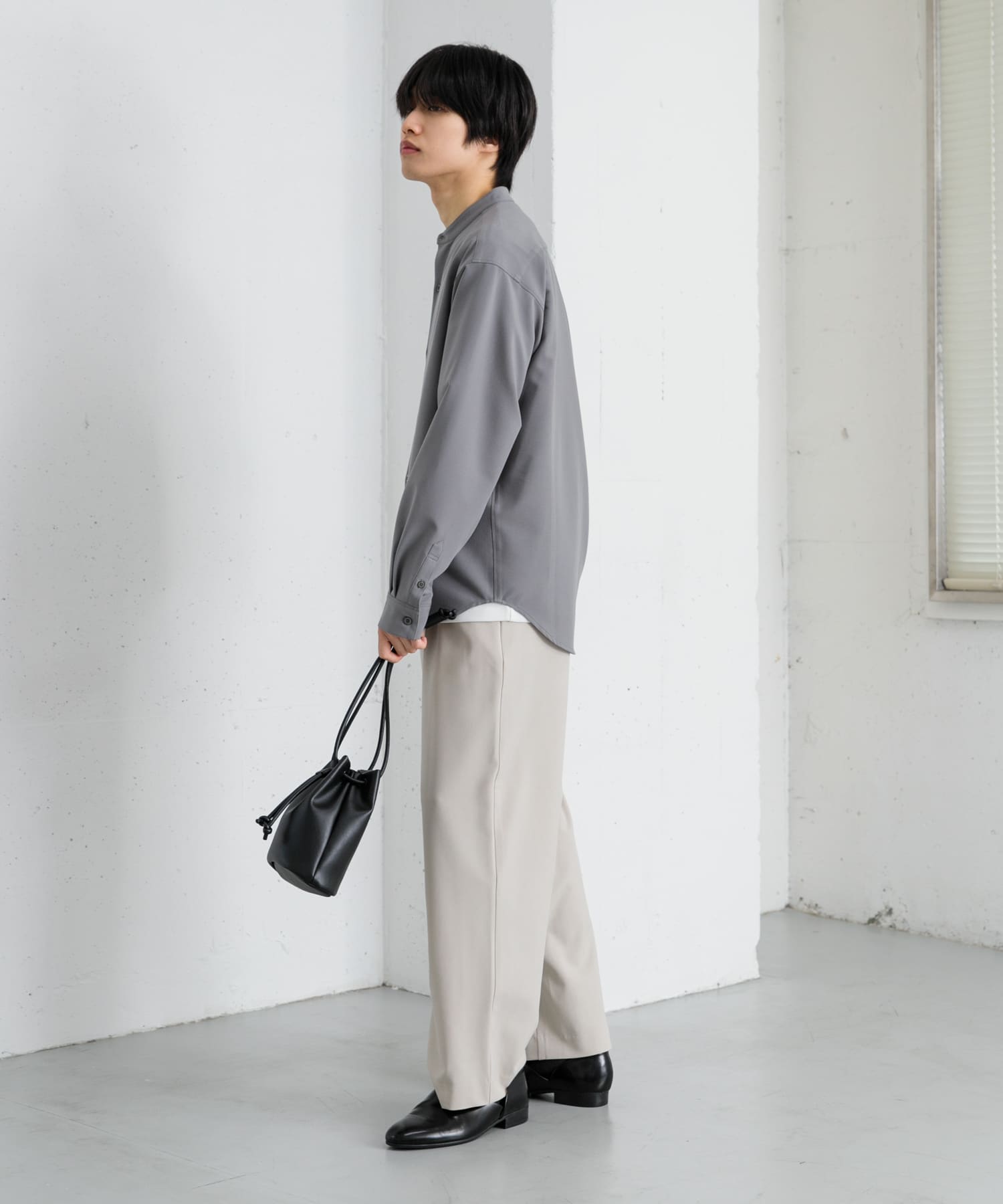 GRAY