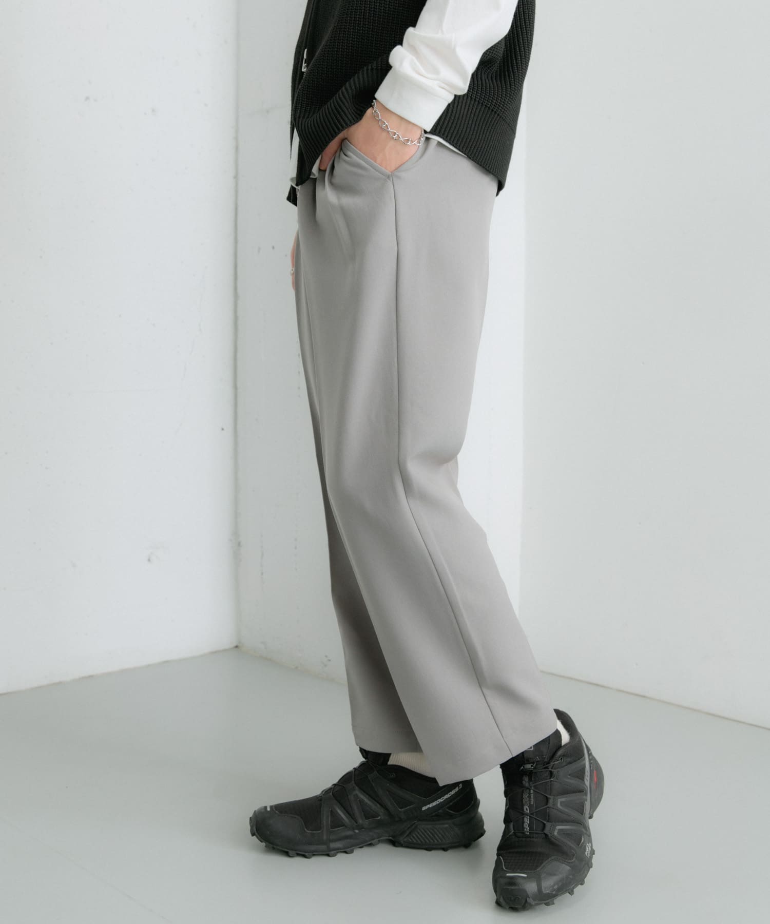 GRAY
