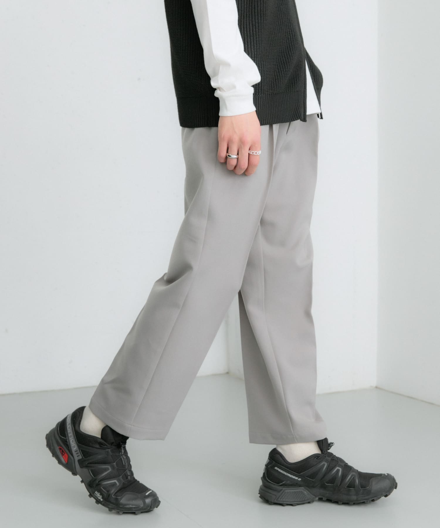 GRAY