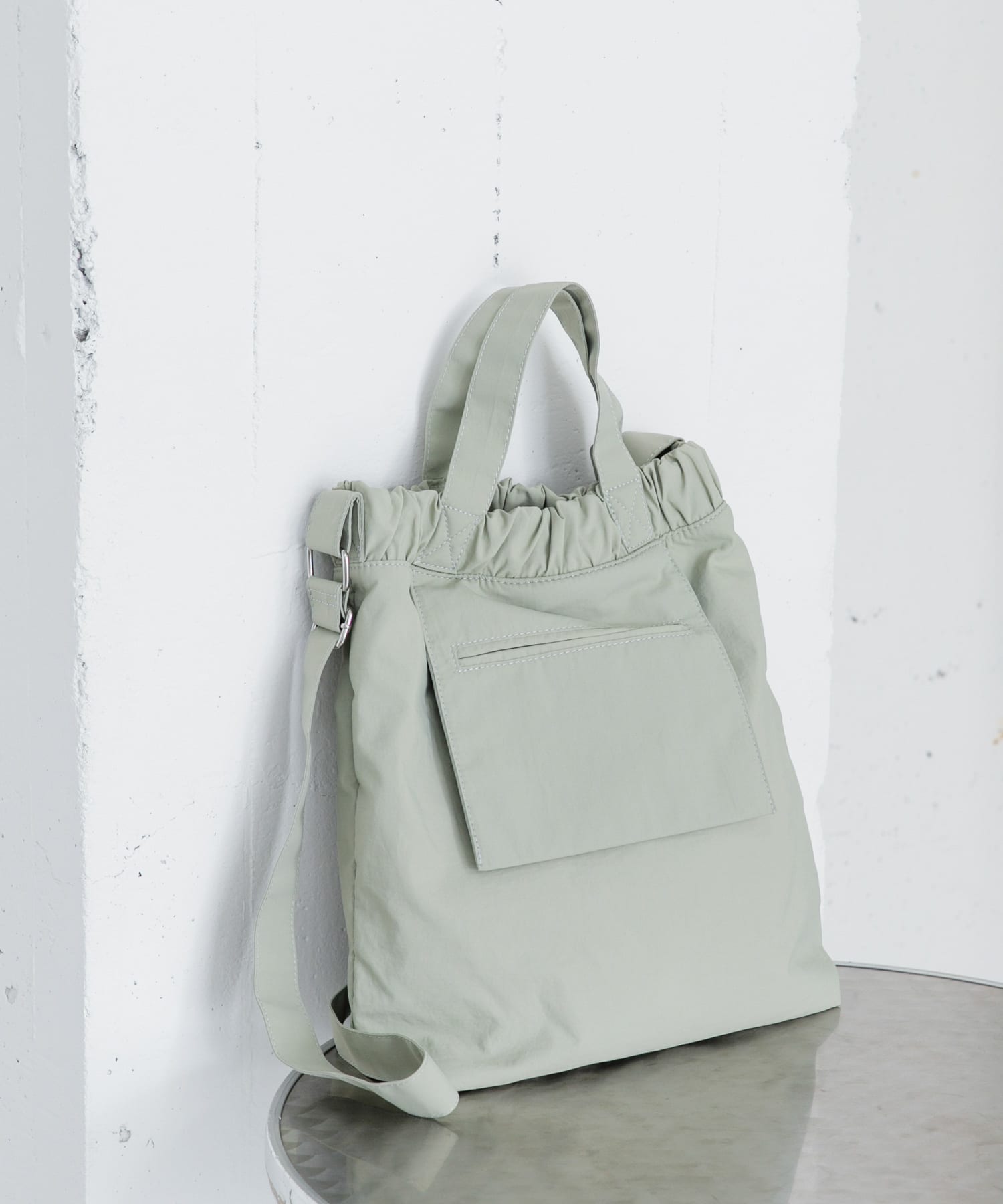 ナイロンショルダーバッグ GREIGE one