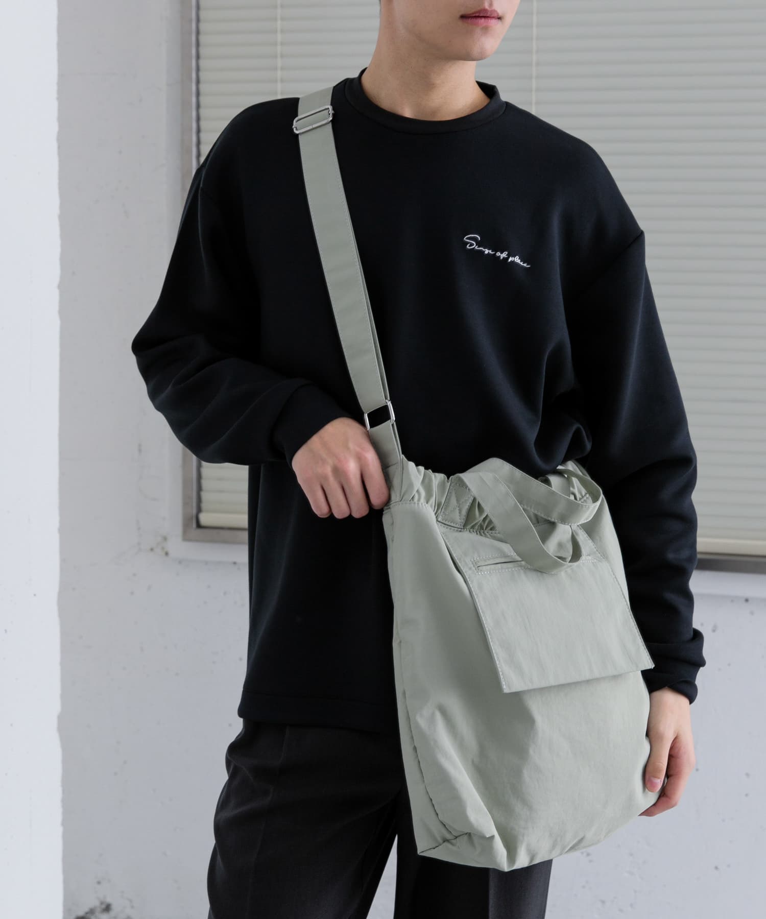 ナイロンショルダーバッグ GREIGE one