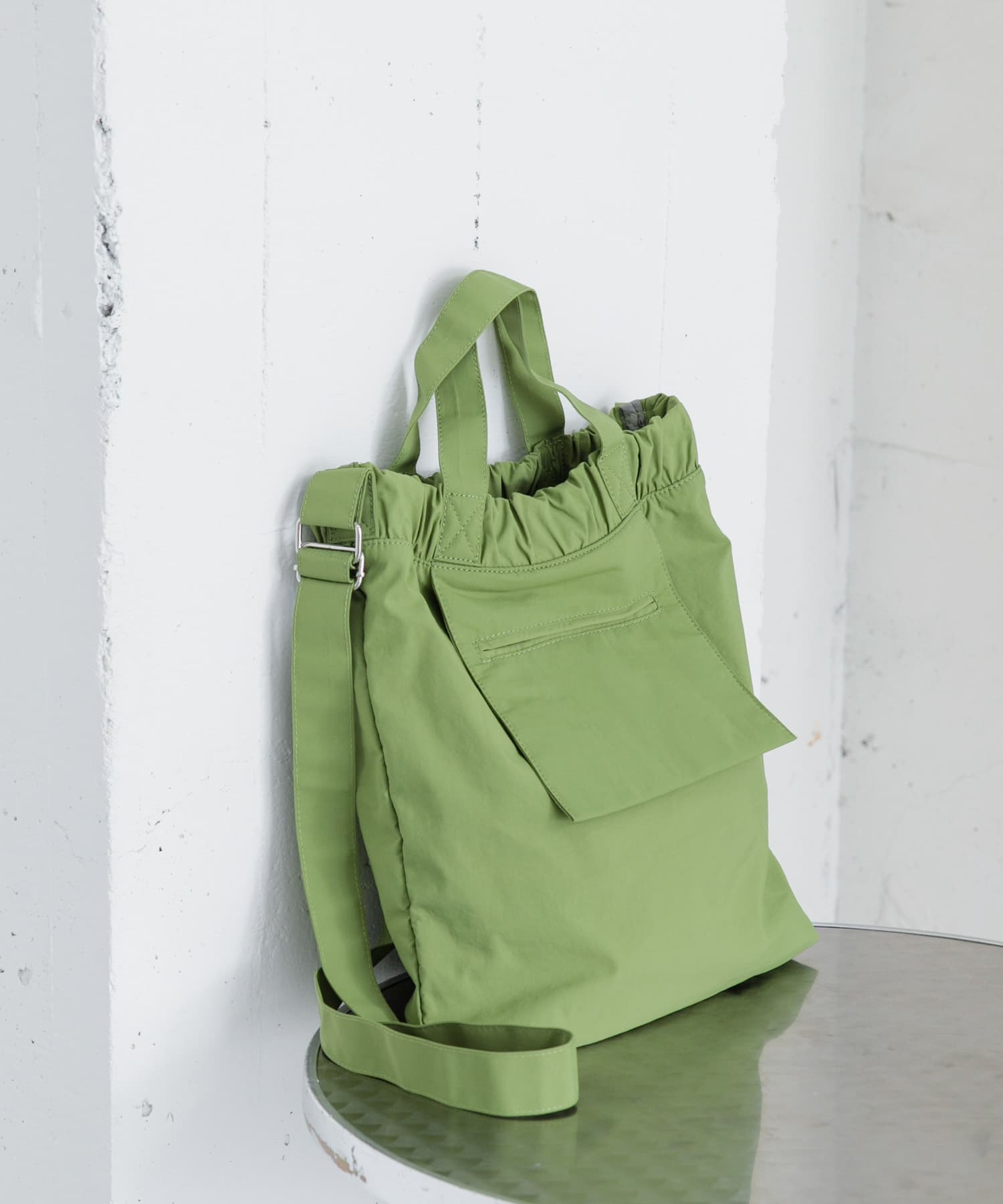 ナイロンショルダーバッグ GREEN one