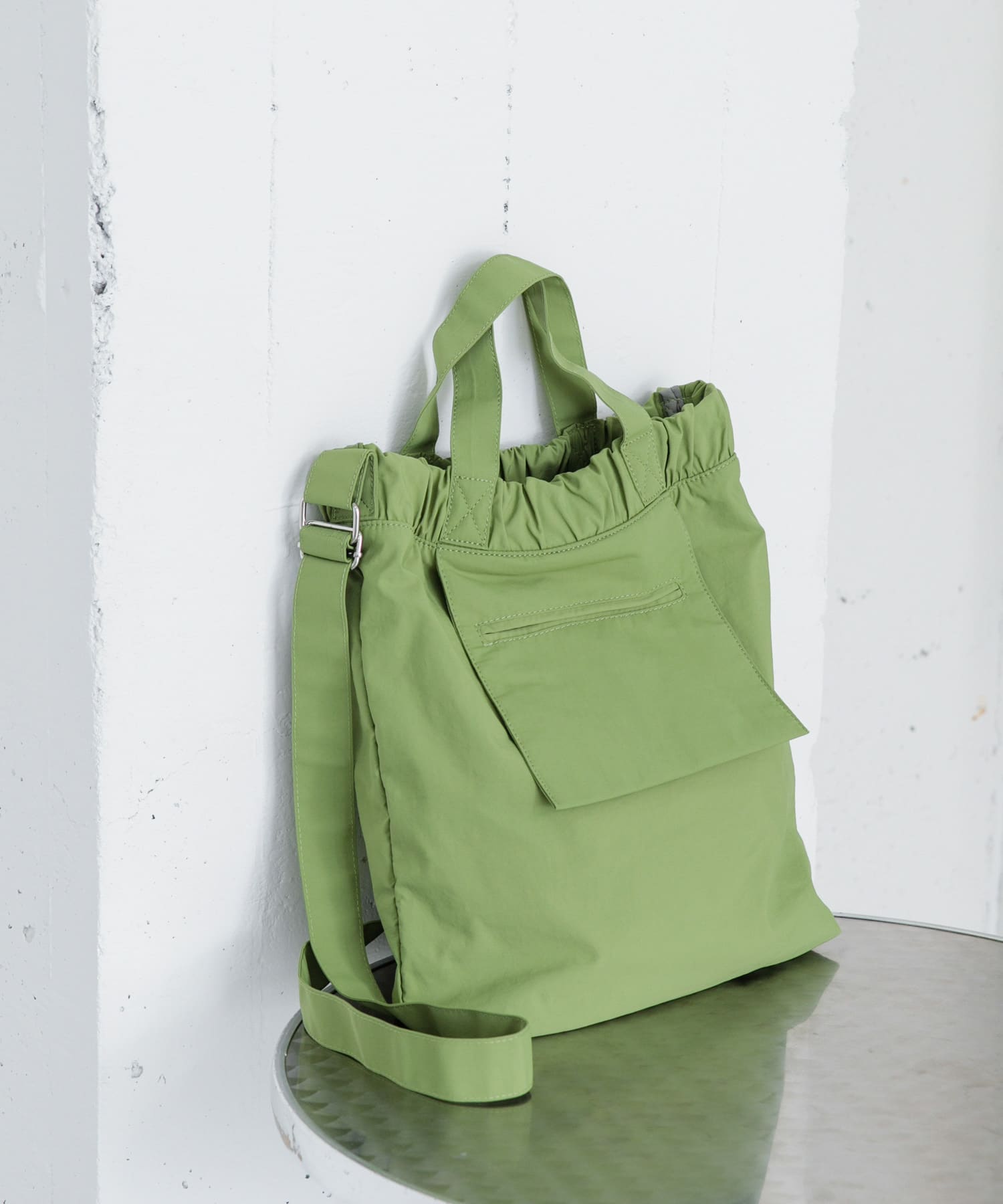 ナイロンショルダーバッグ GREEN one
