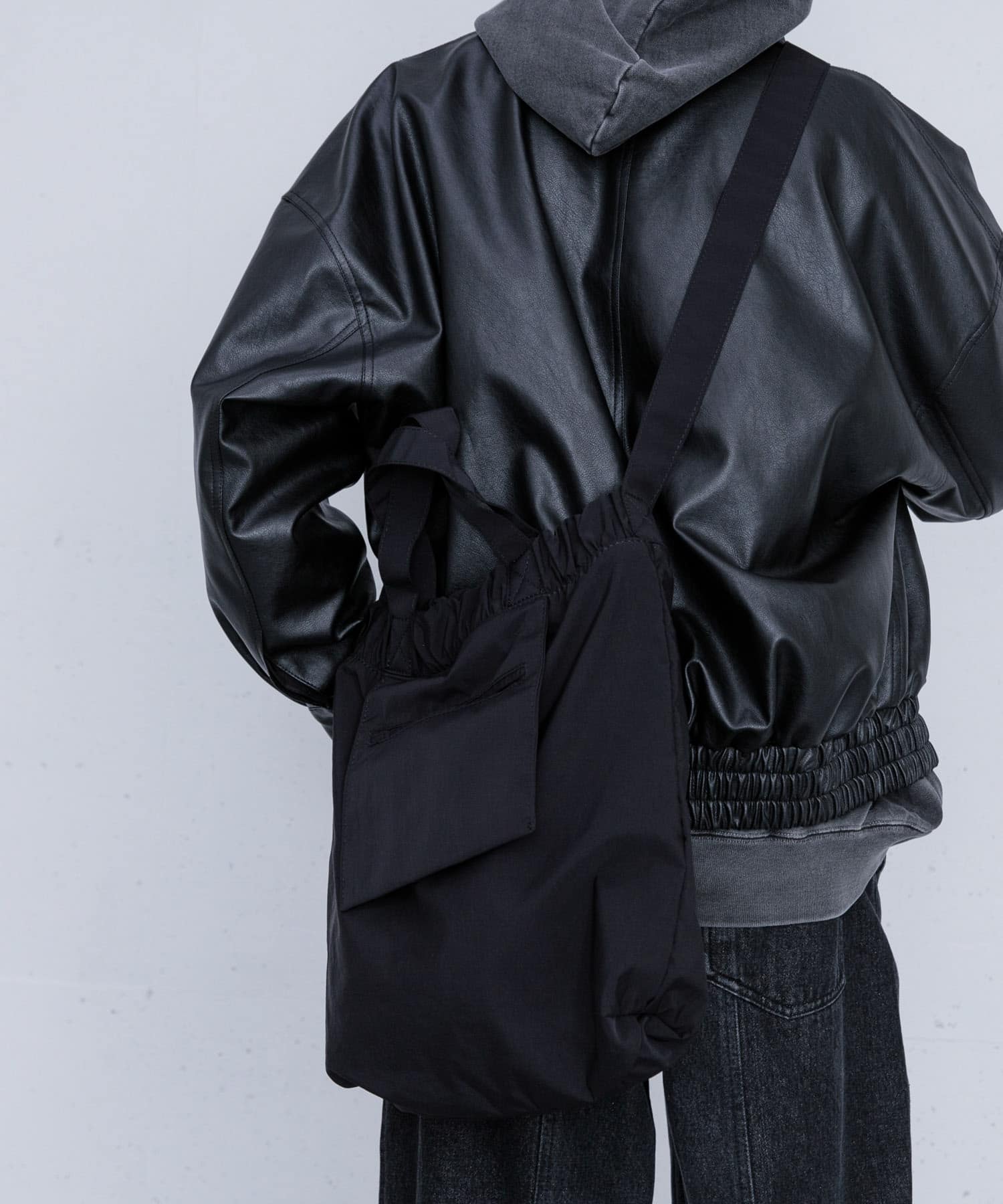 ナイロンショルダーバッグ BLACK one