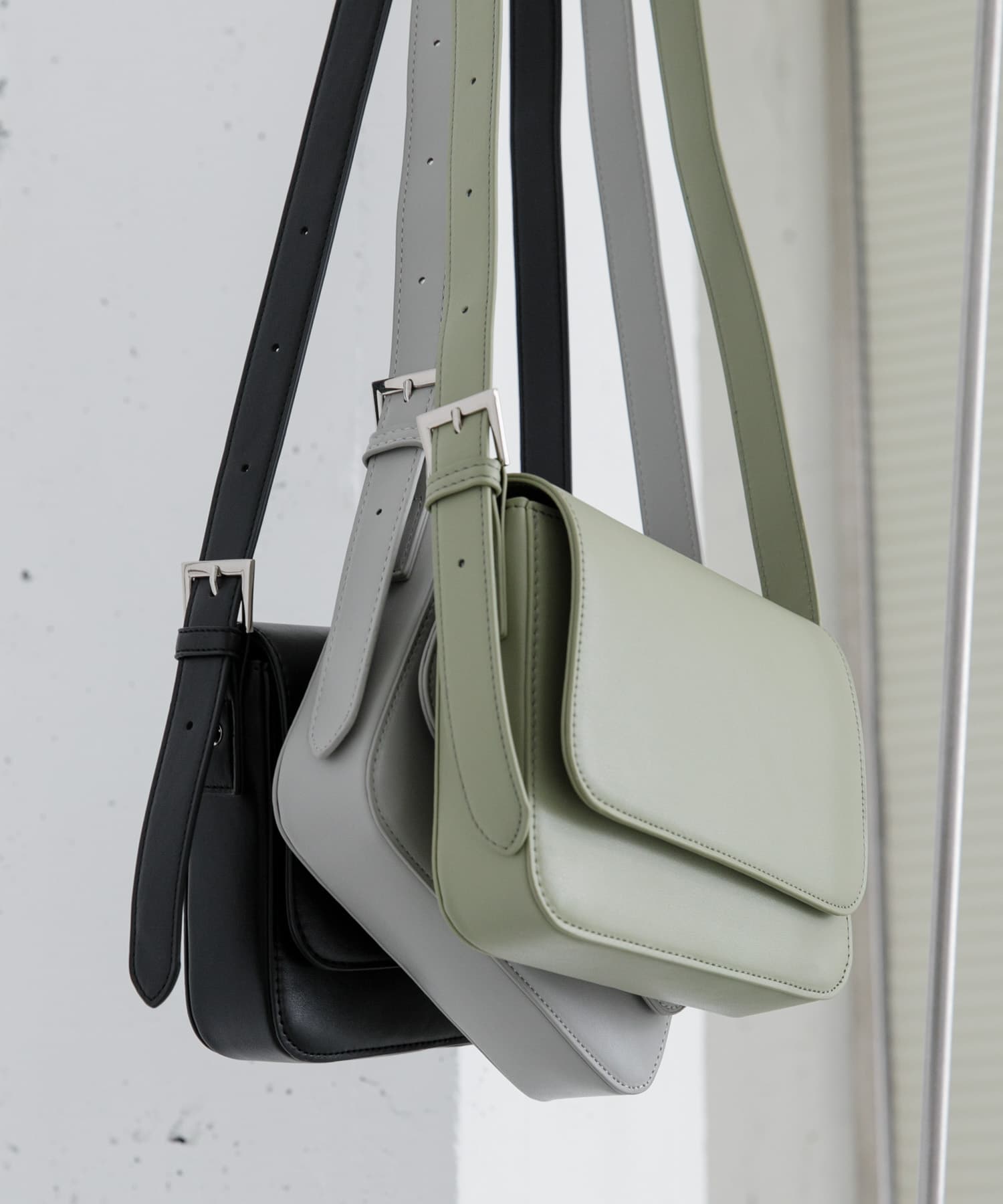 フェイクレザースクエアフラップショルダー MINT one