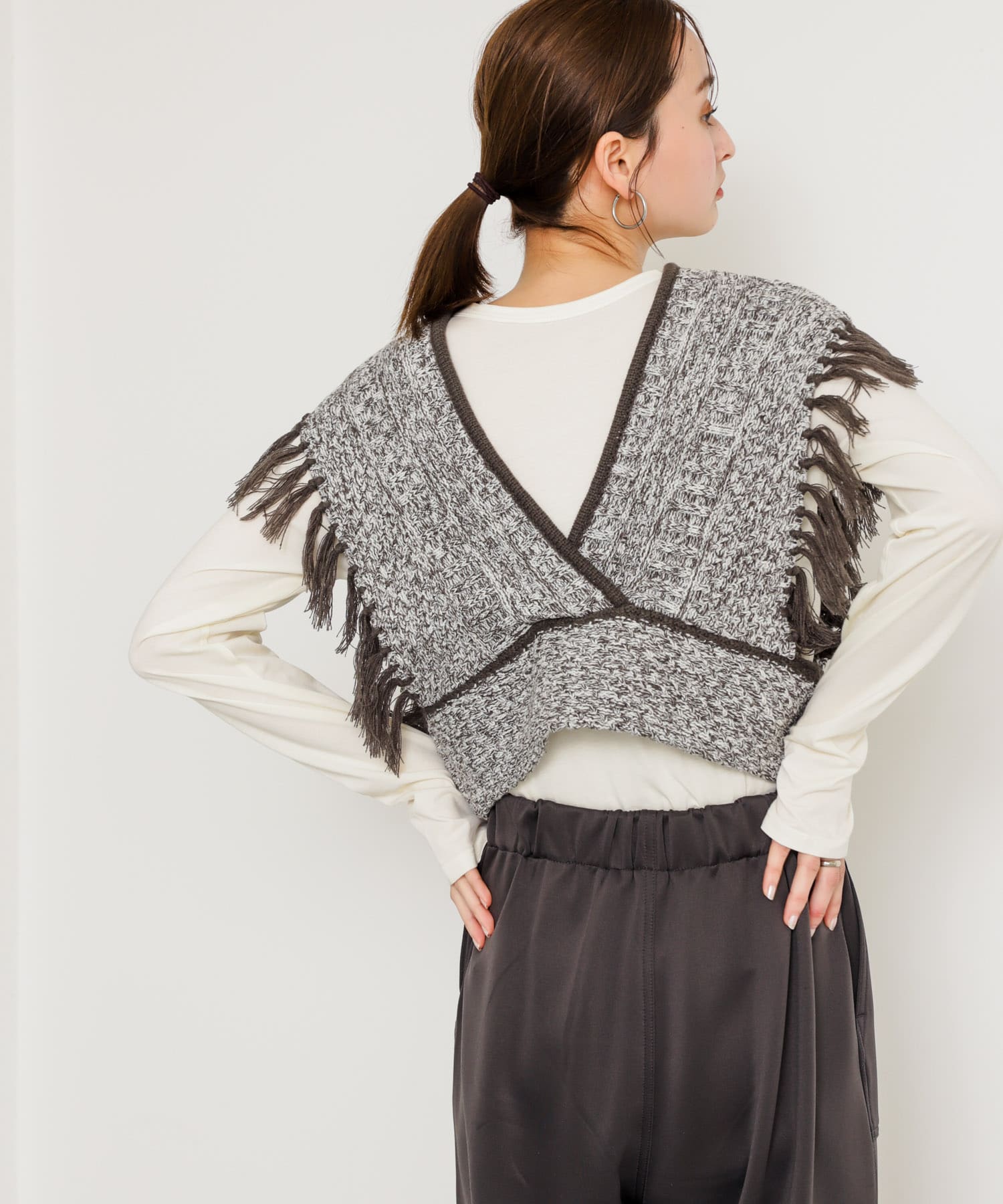 GRY×WHT