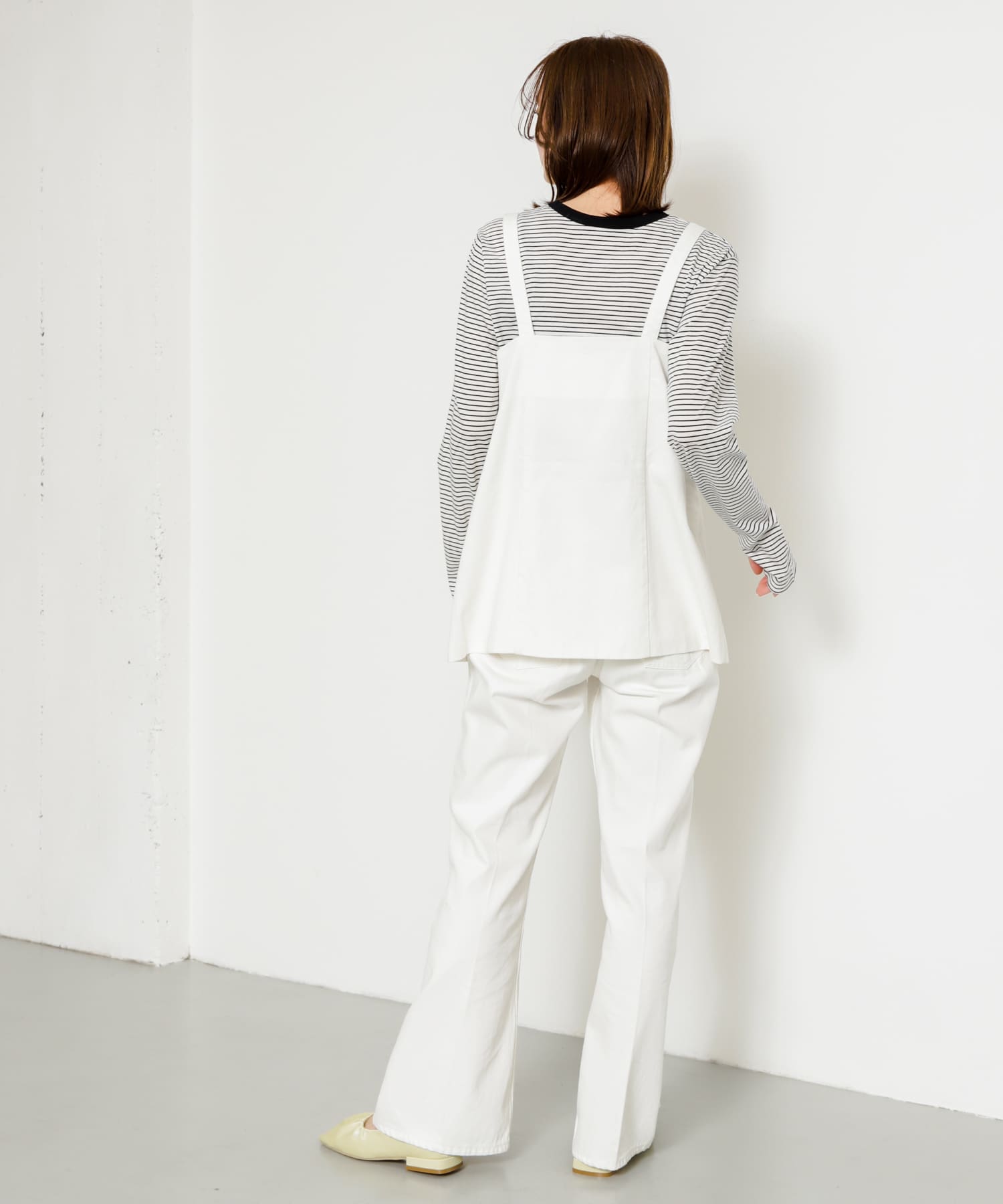 OFF WHITE