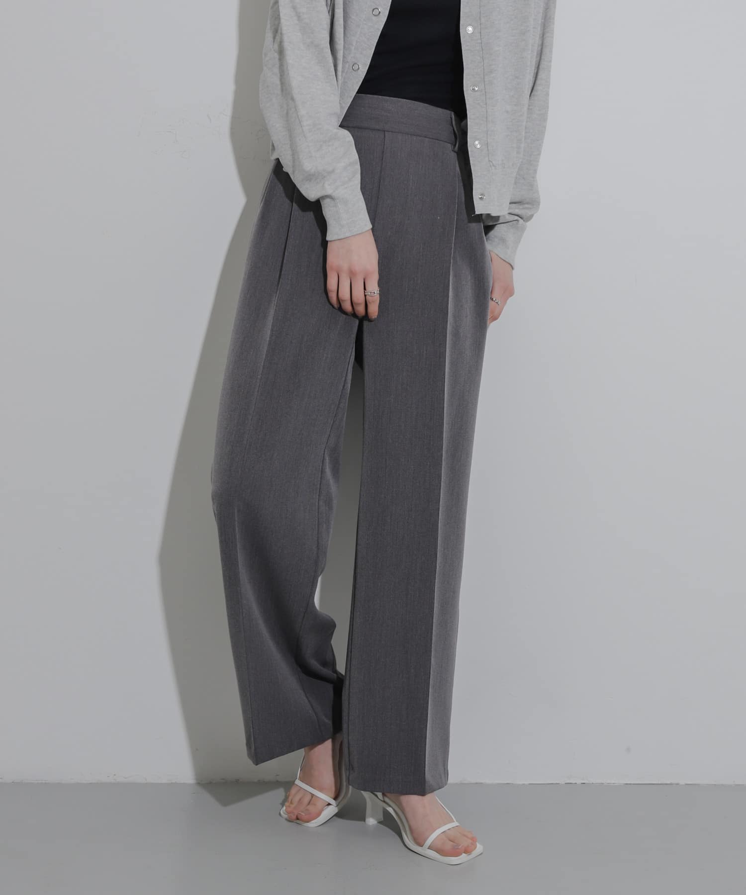 GRAY