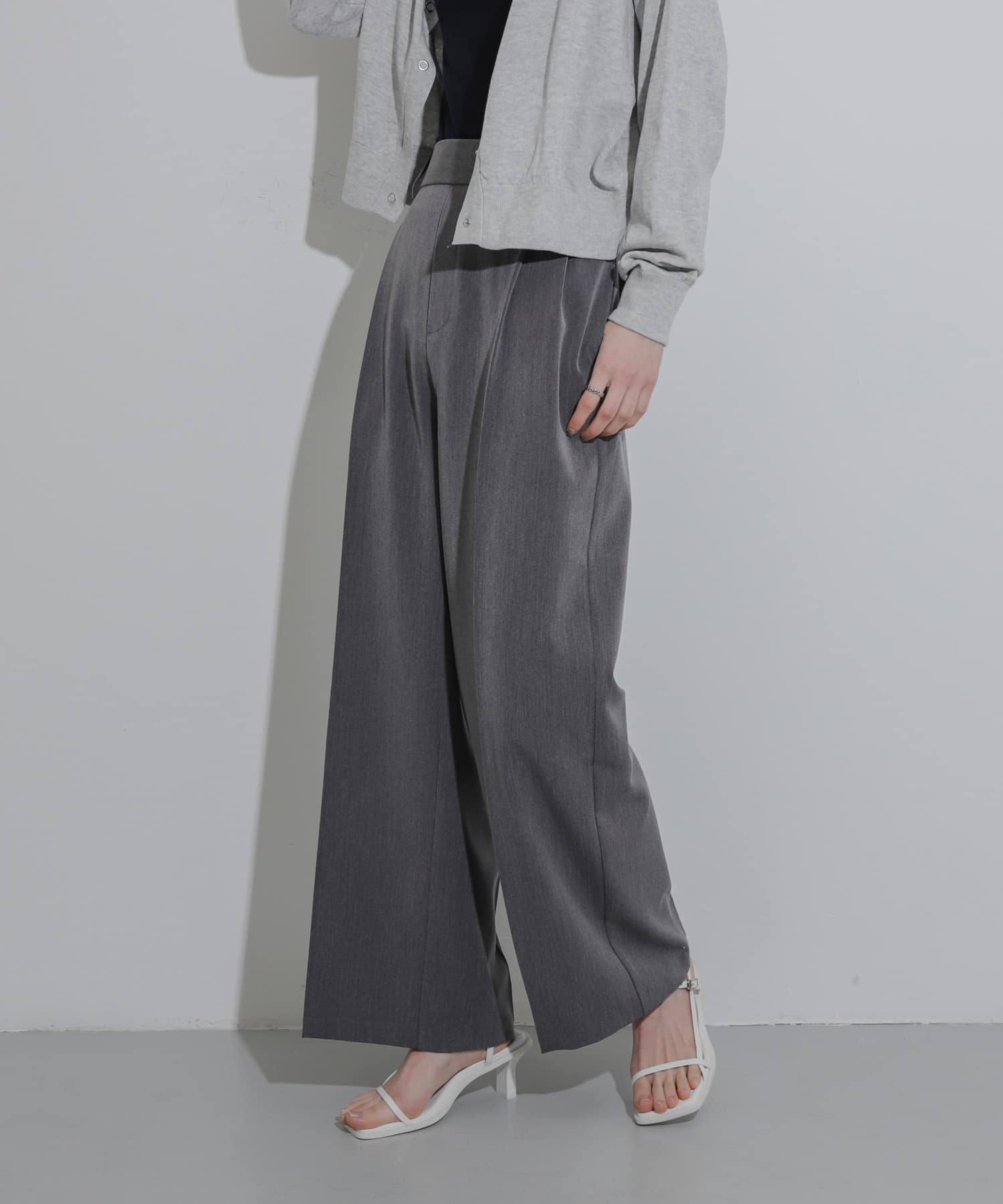 GRAY