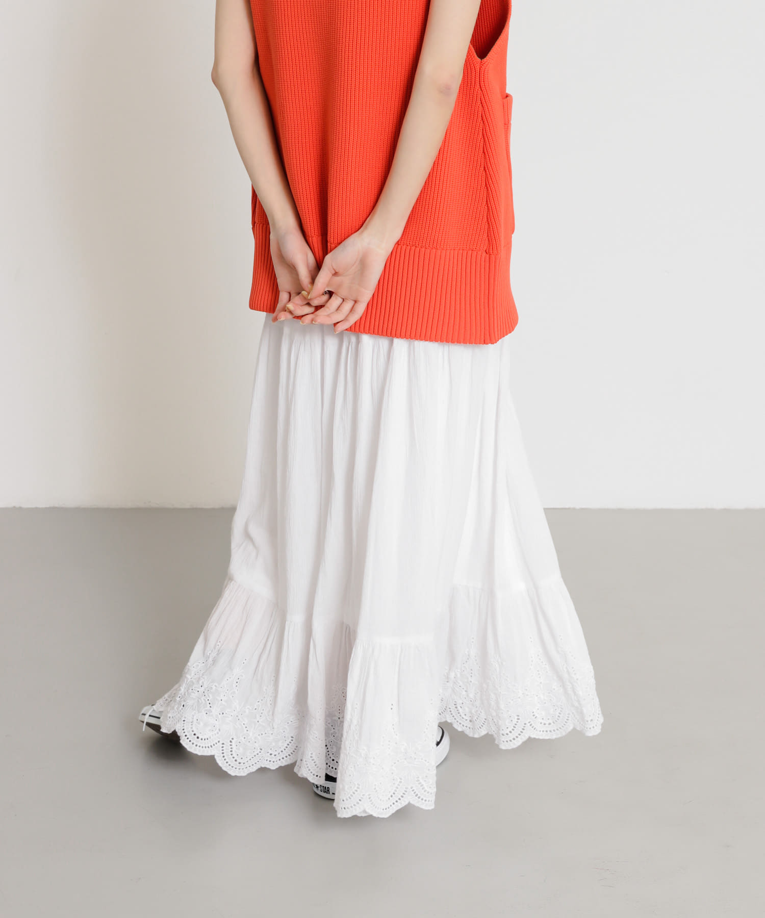 OFF WHITE