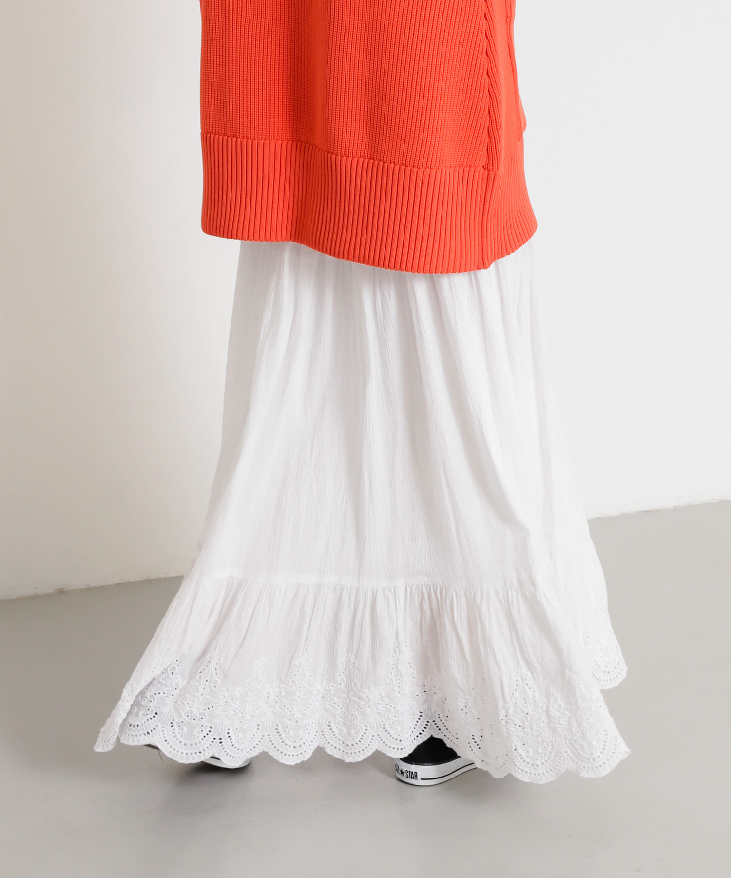 OFF WHITE