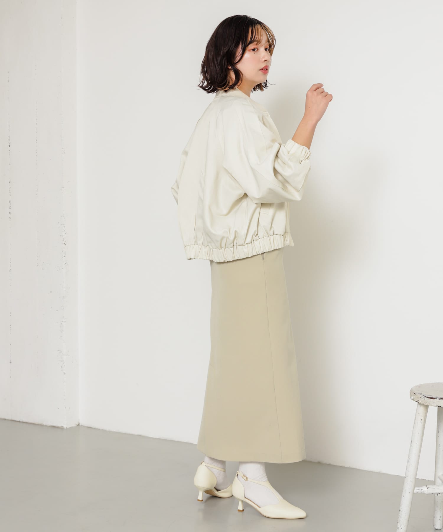 BEIGE