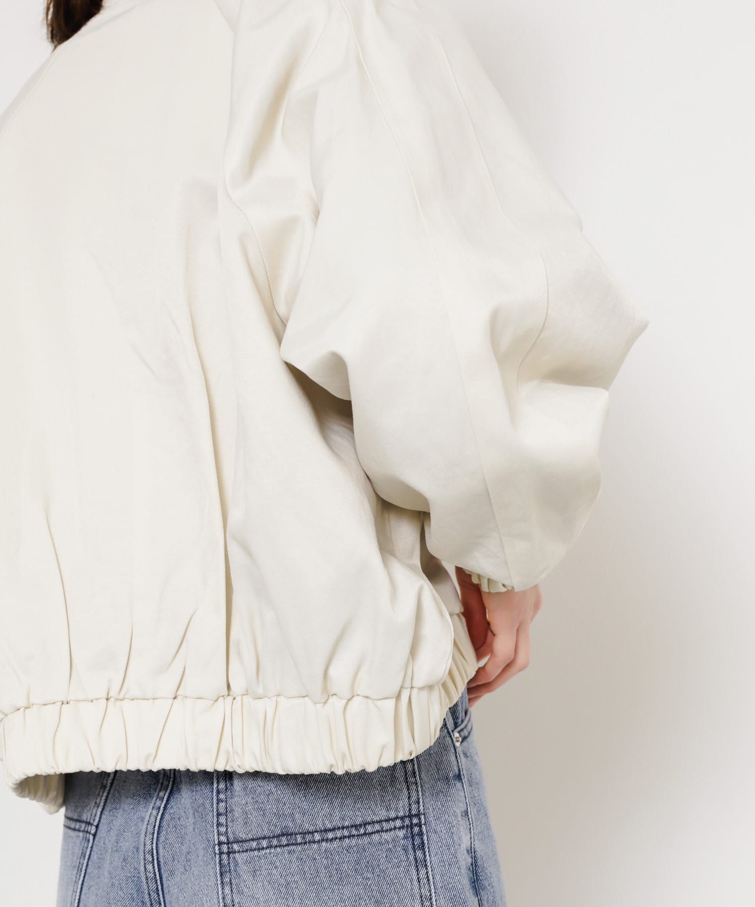 OFF WHITE