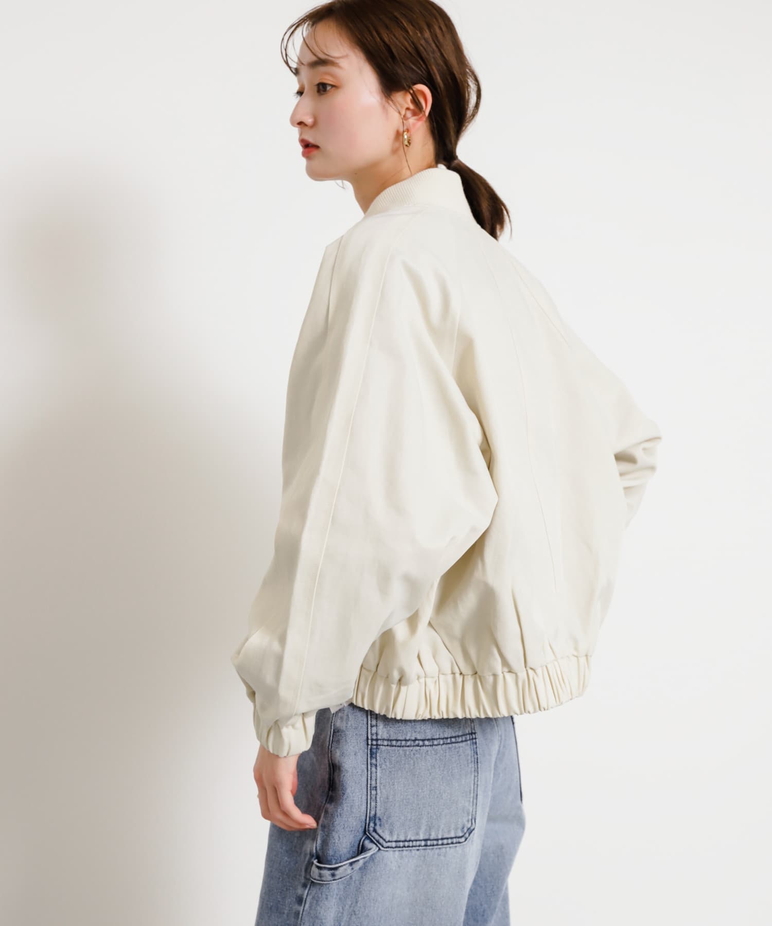 OFF WHITE