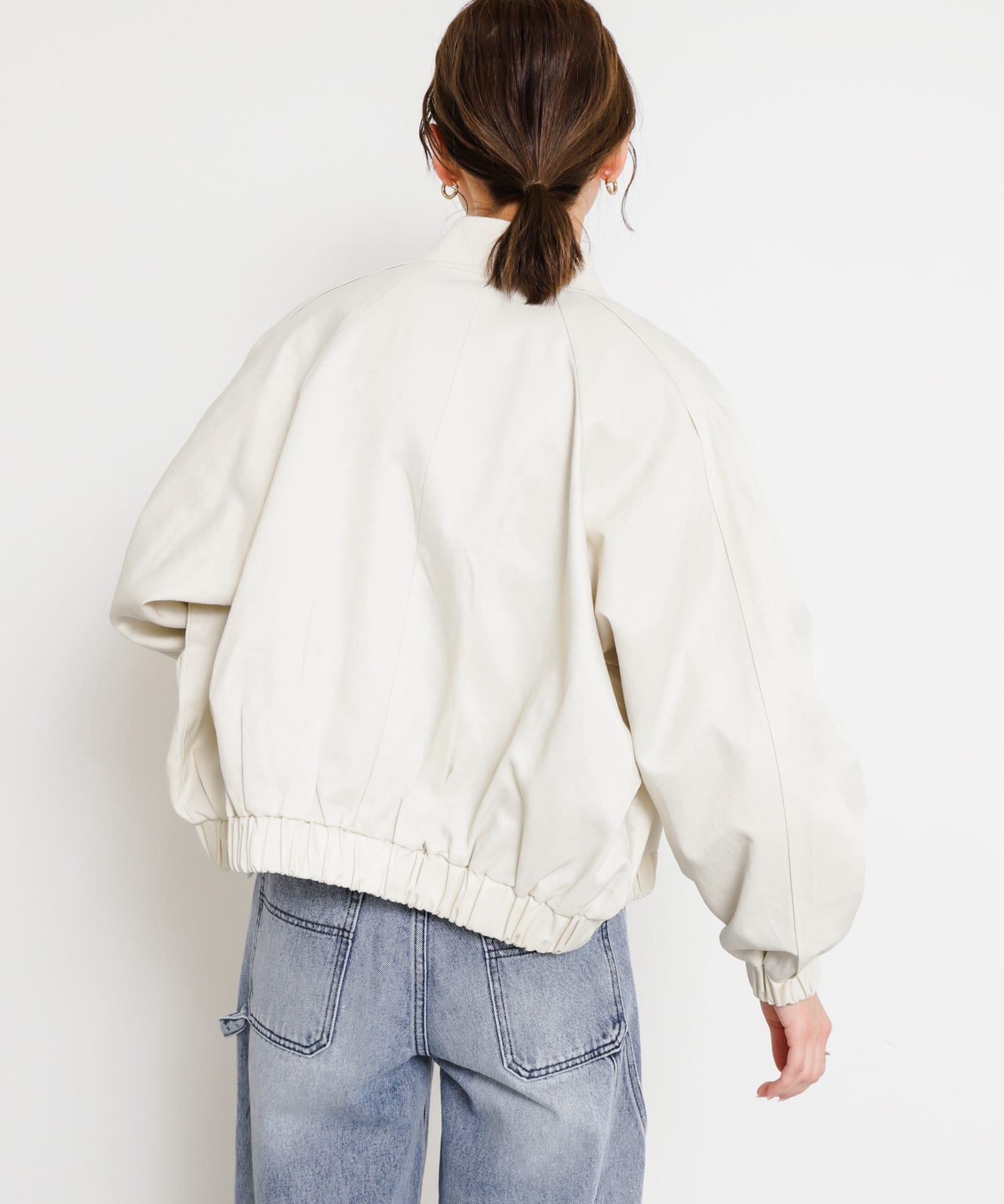 OFF WHITE