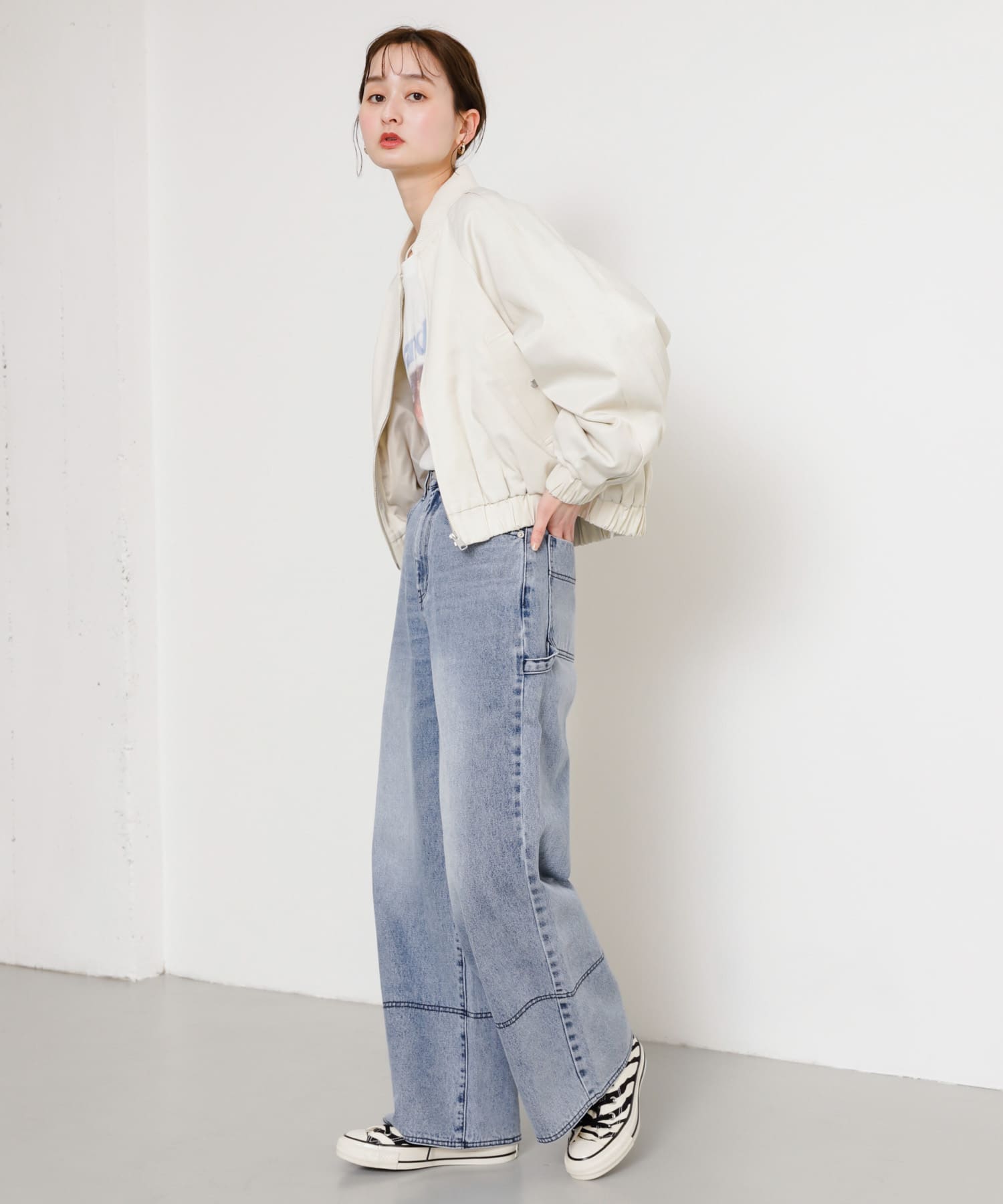 OFF WHITE