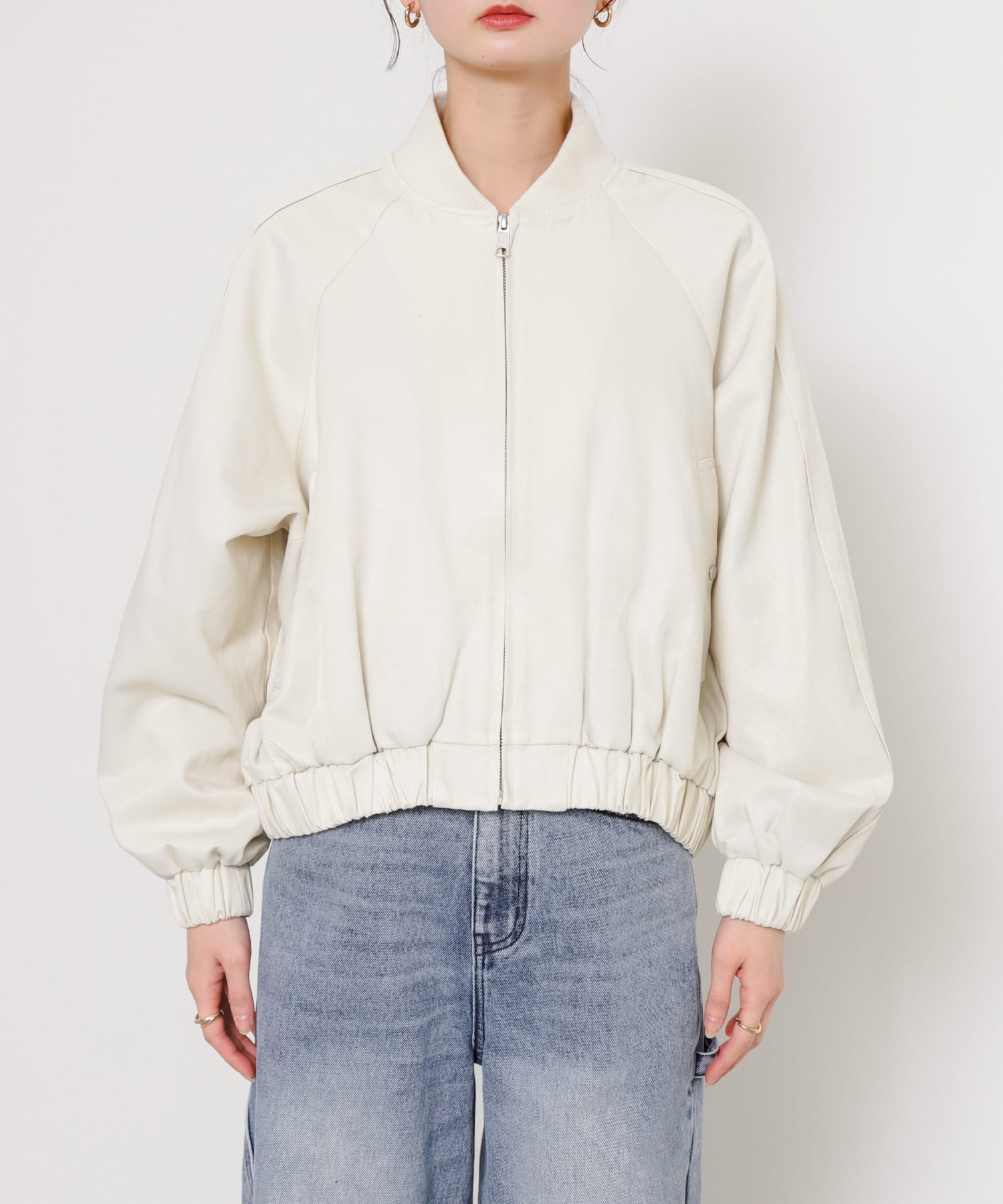 OFF WHITE