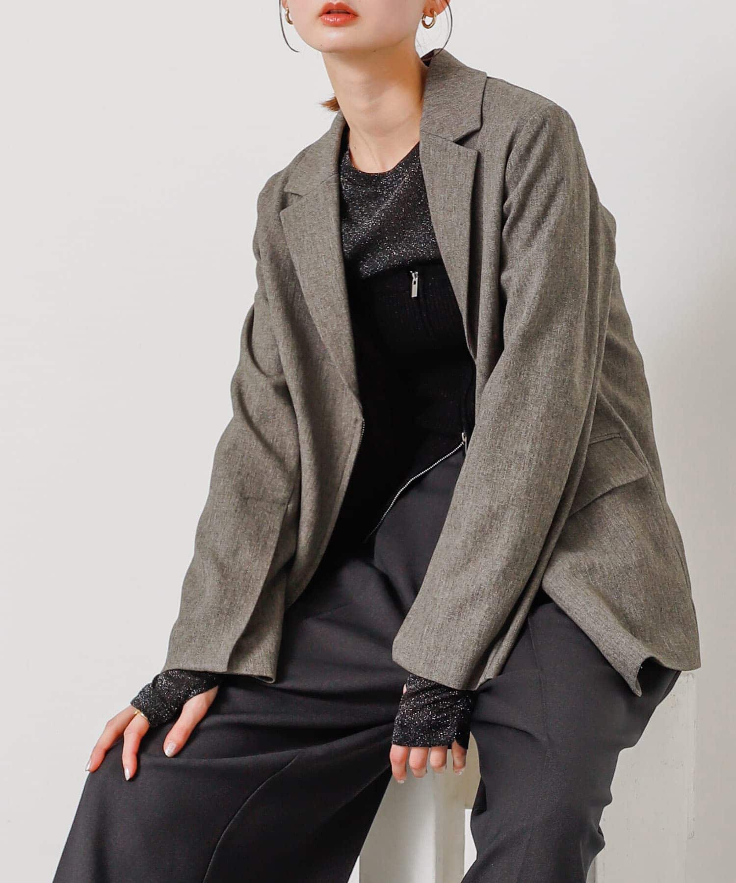 GRAY