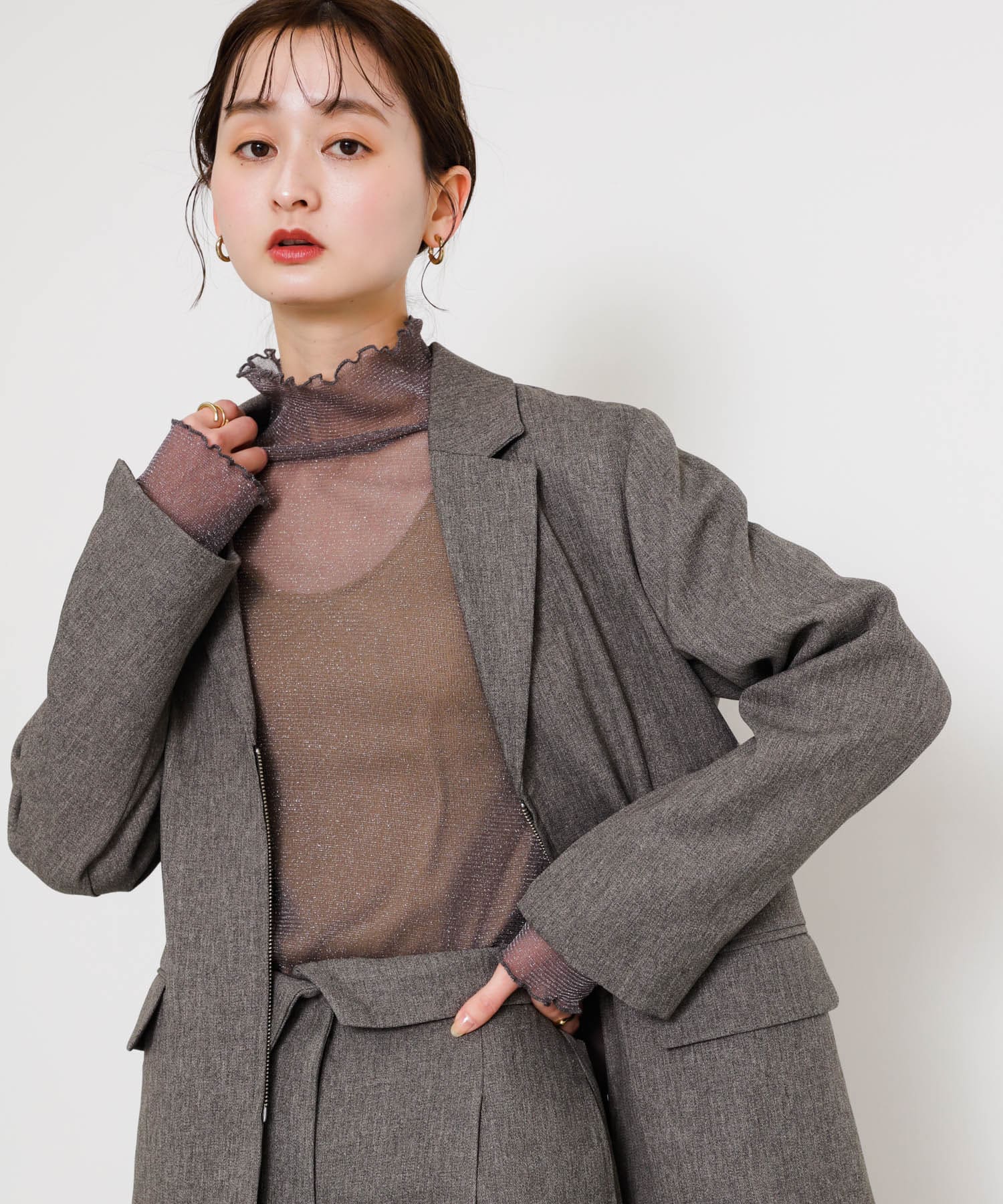 GRAY