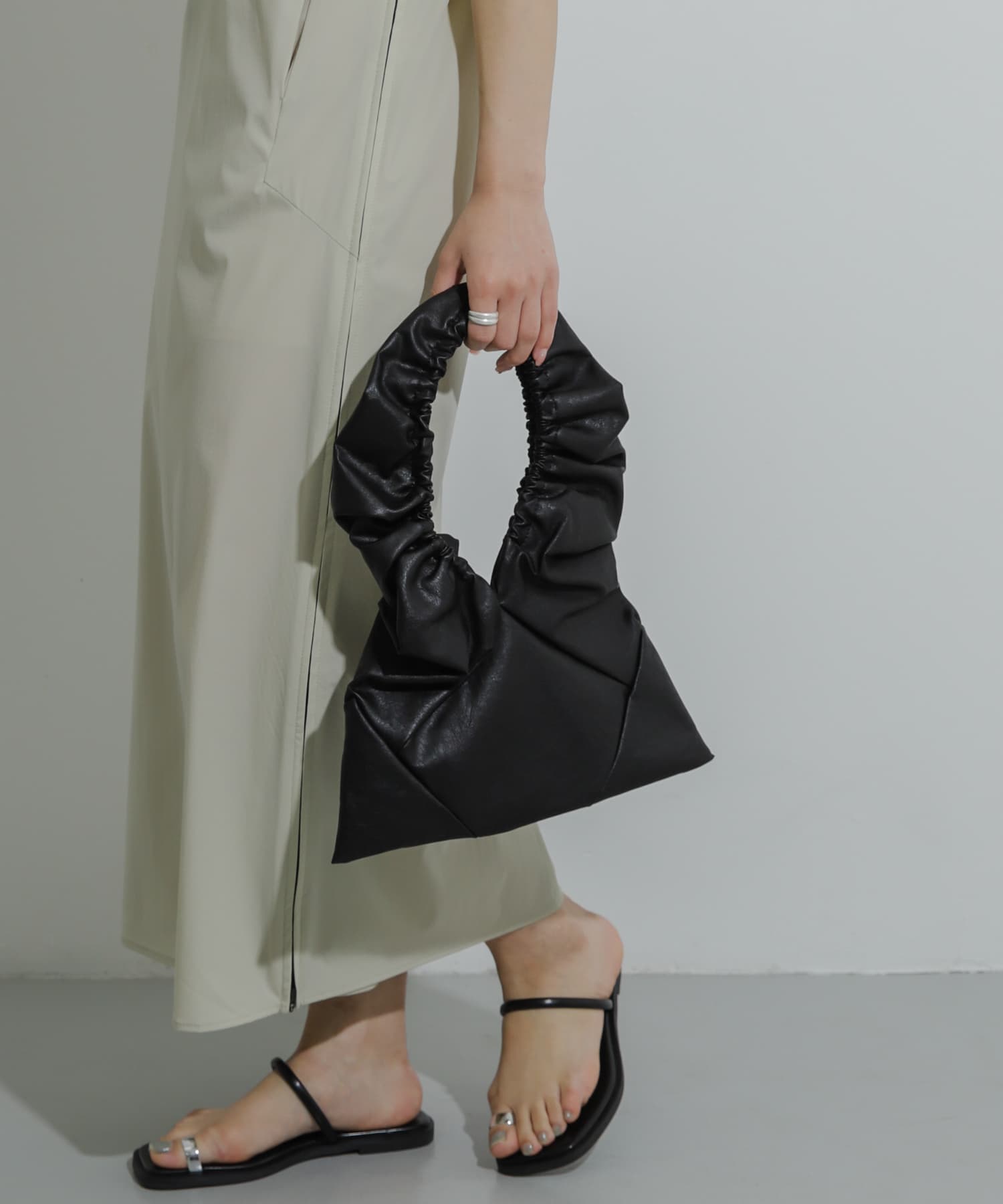 ギャザーハンドバッグ BLACK one