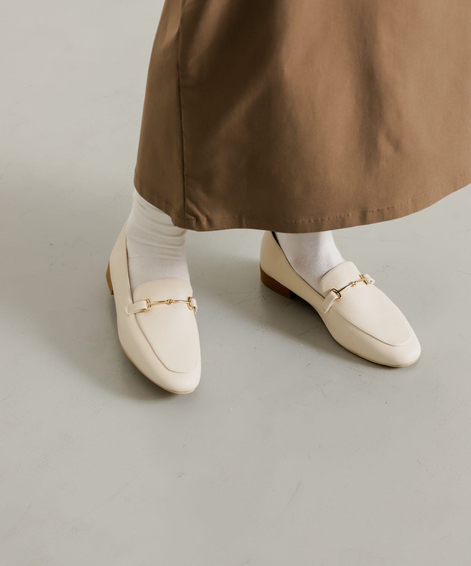 フェイクレザービットローファー IVORY M