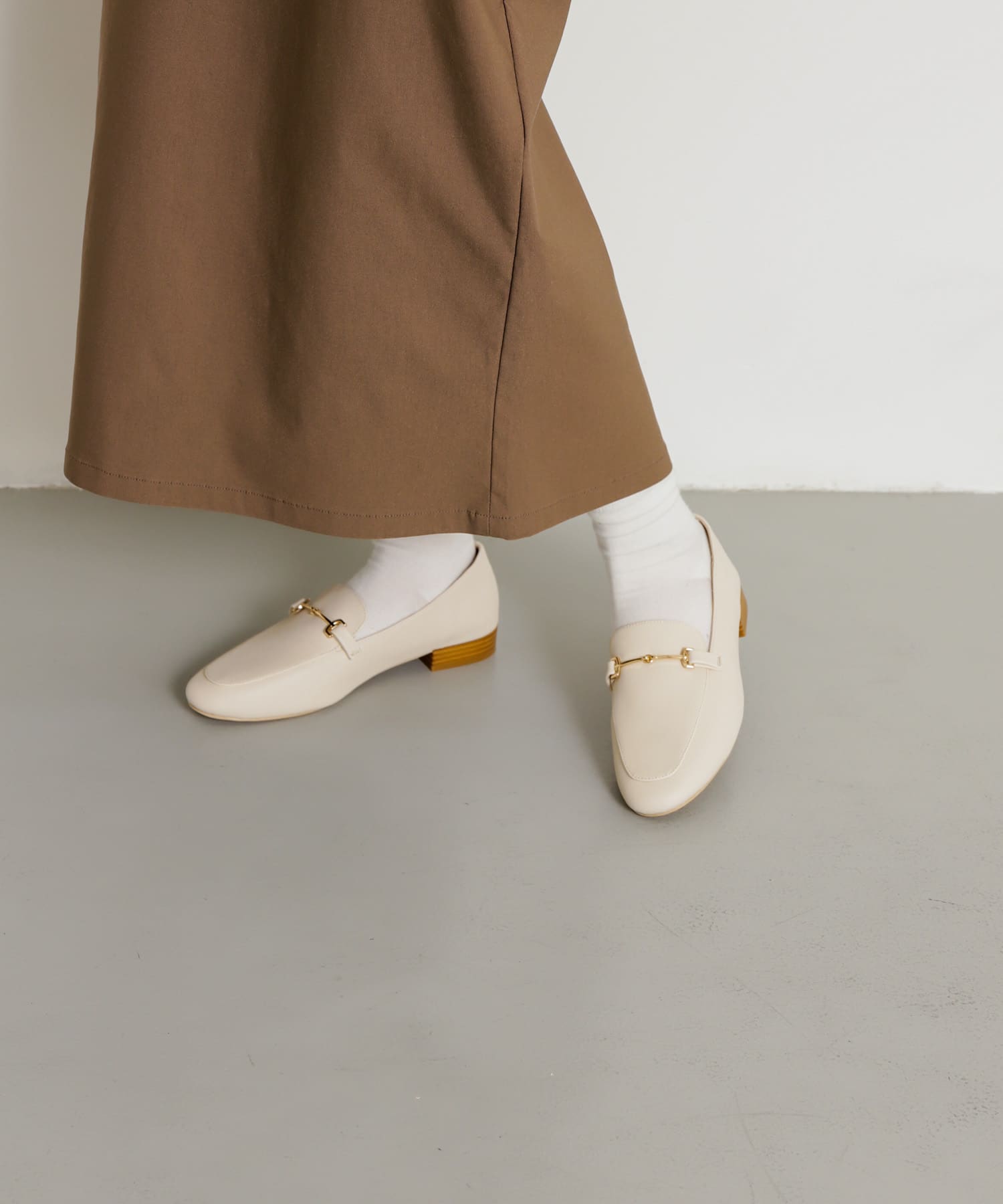 フェイクレザービットローファー IVORY M